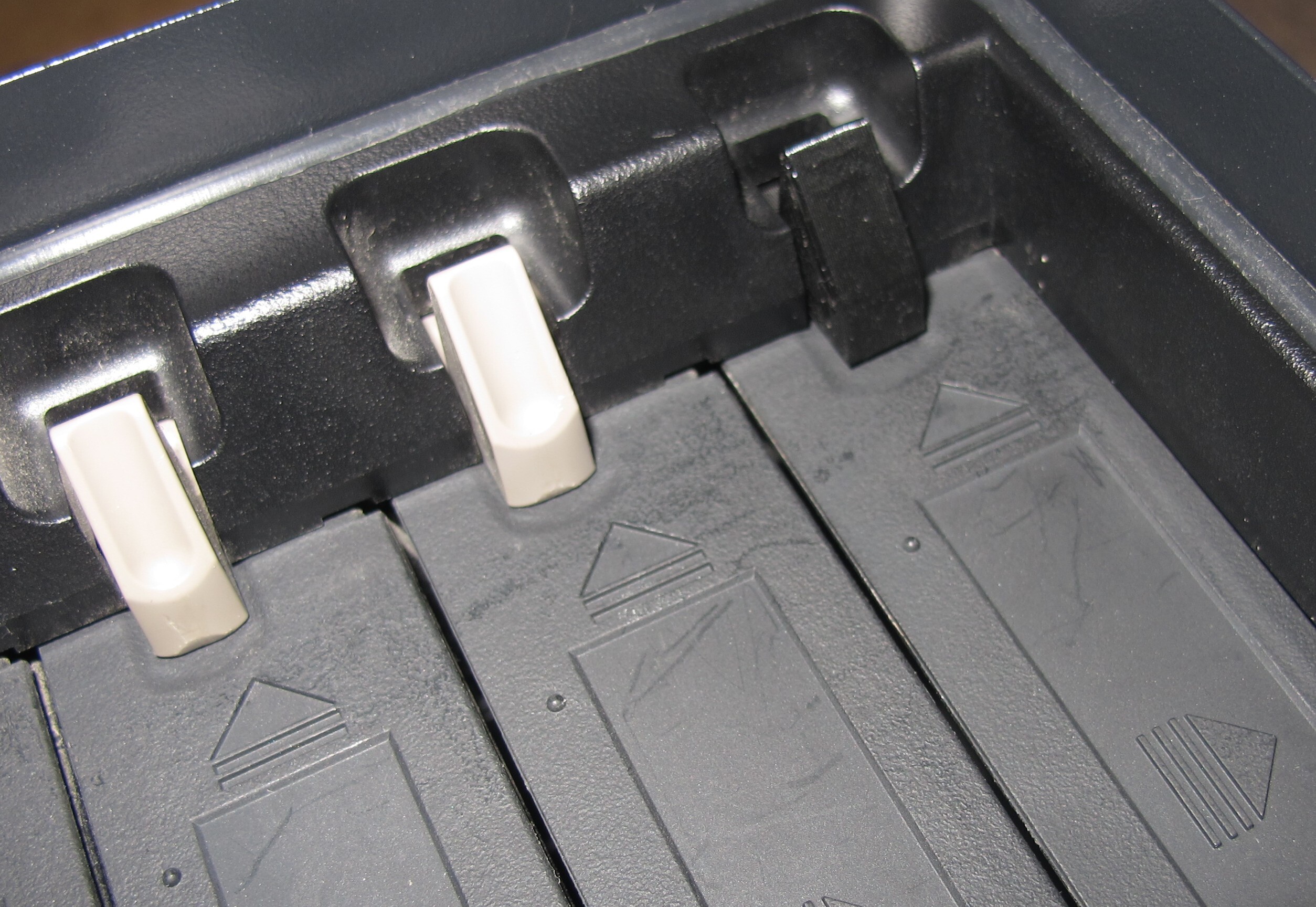 Drobo Drive Latch (5N)