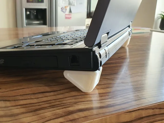 Laptop Stand / Notebook Erhöhung