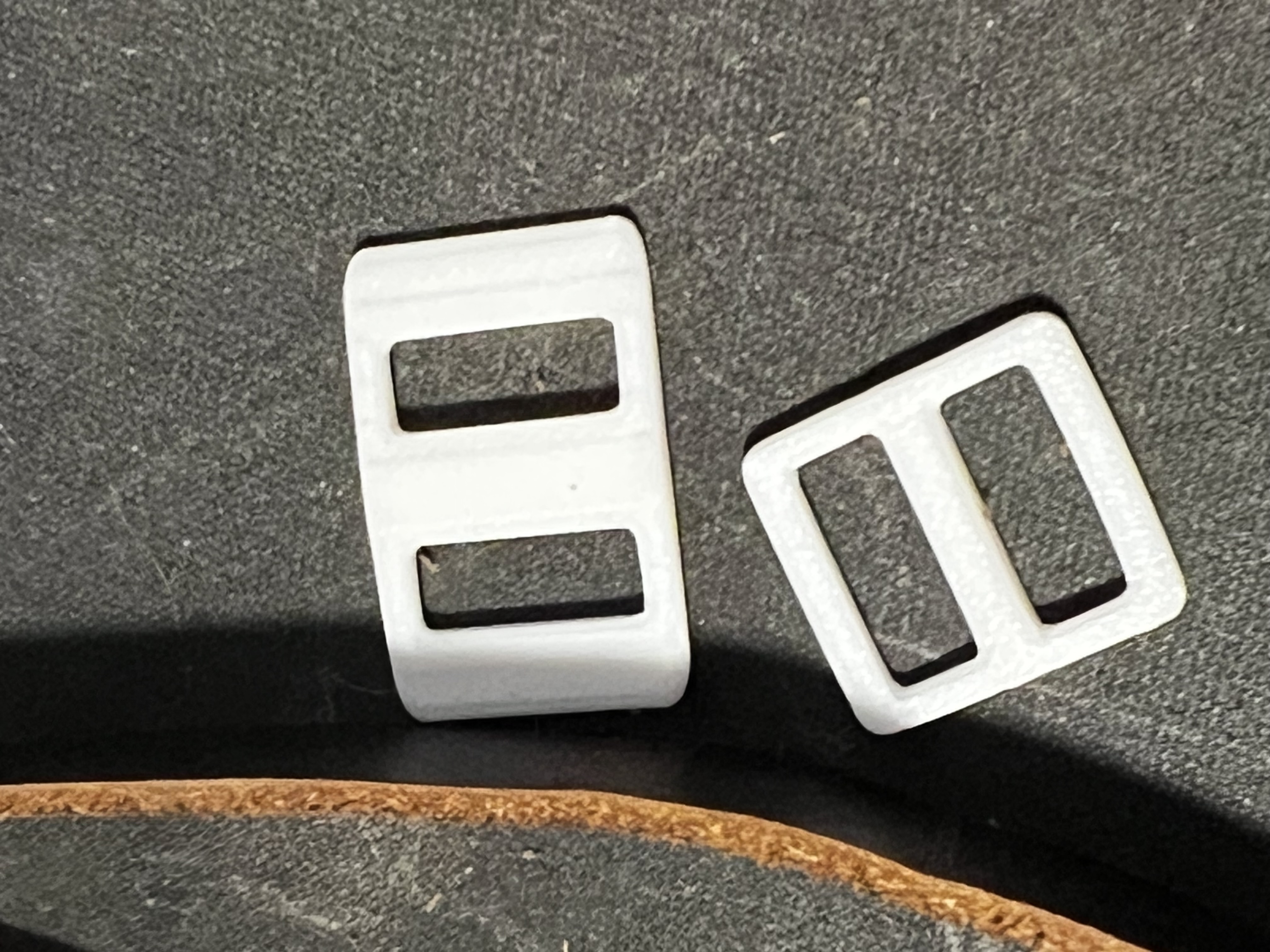 Strap tensioner - thick straps