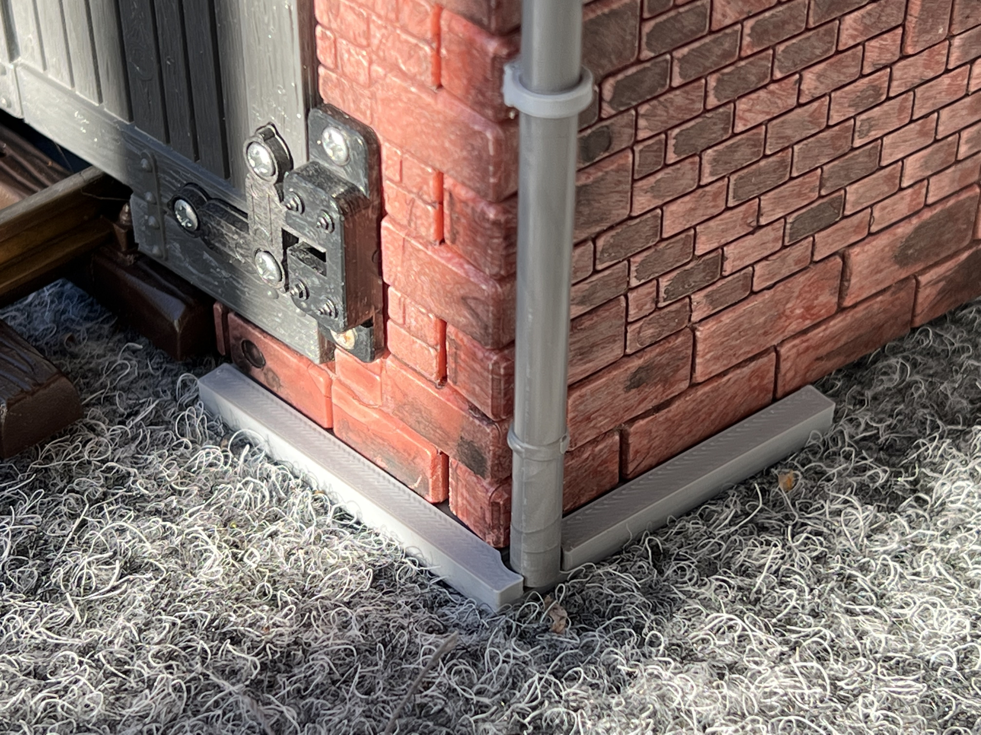 POLA G roundhouse add-on: levelling parts