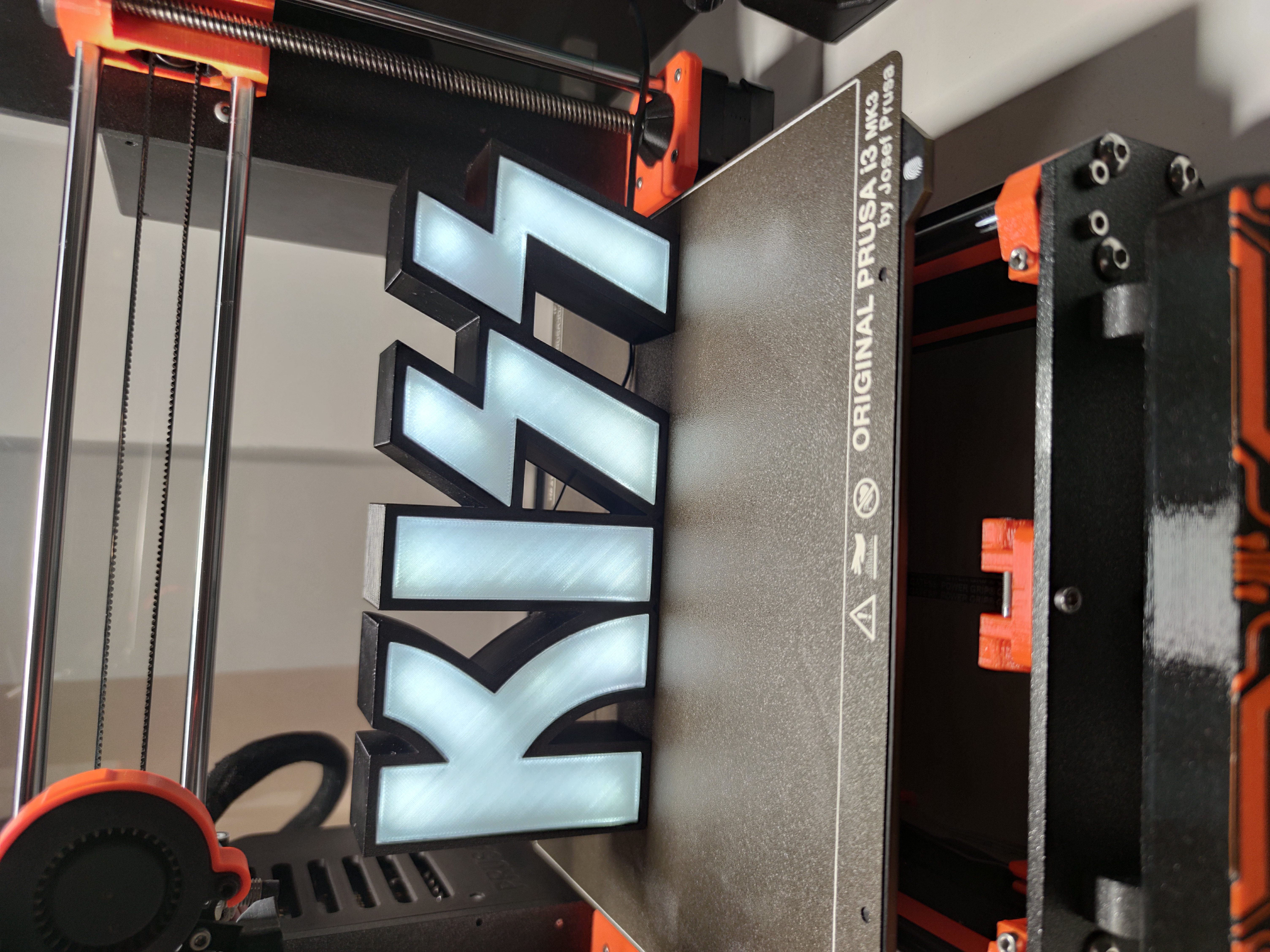 Kiss LED box