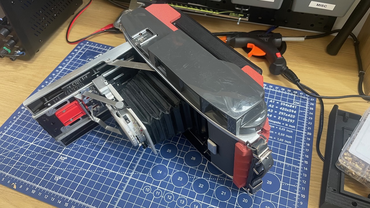 Polaroid Pathfinder 110b Lomograflok Conversion - DELUXE version