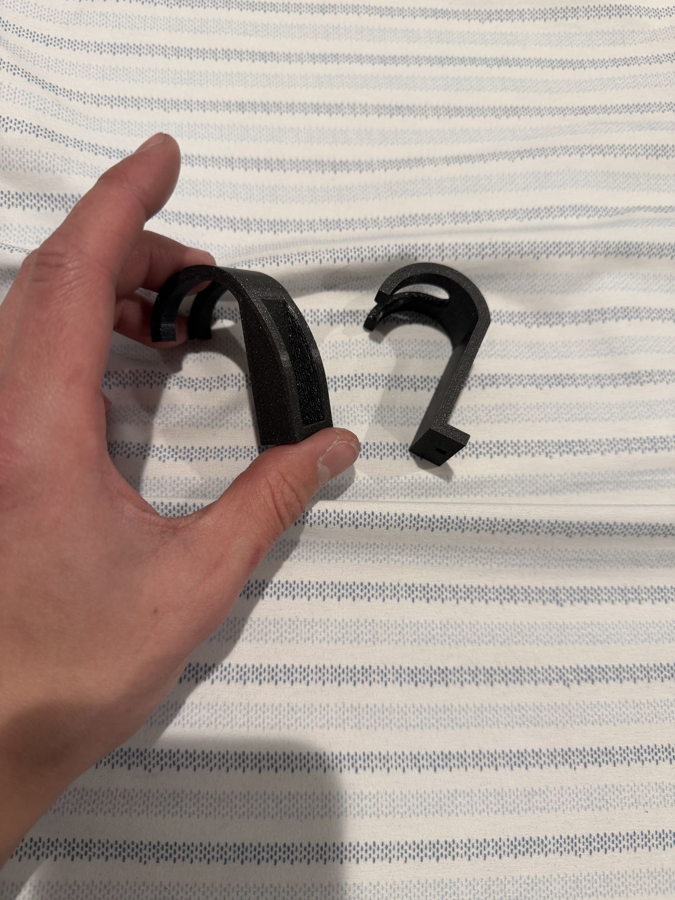 Plug Guard (Prevent power cords from being unplugged)