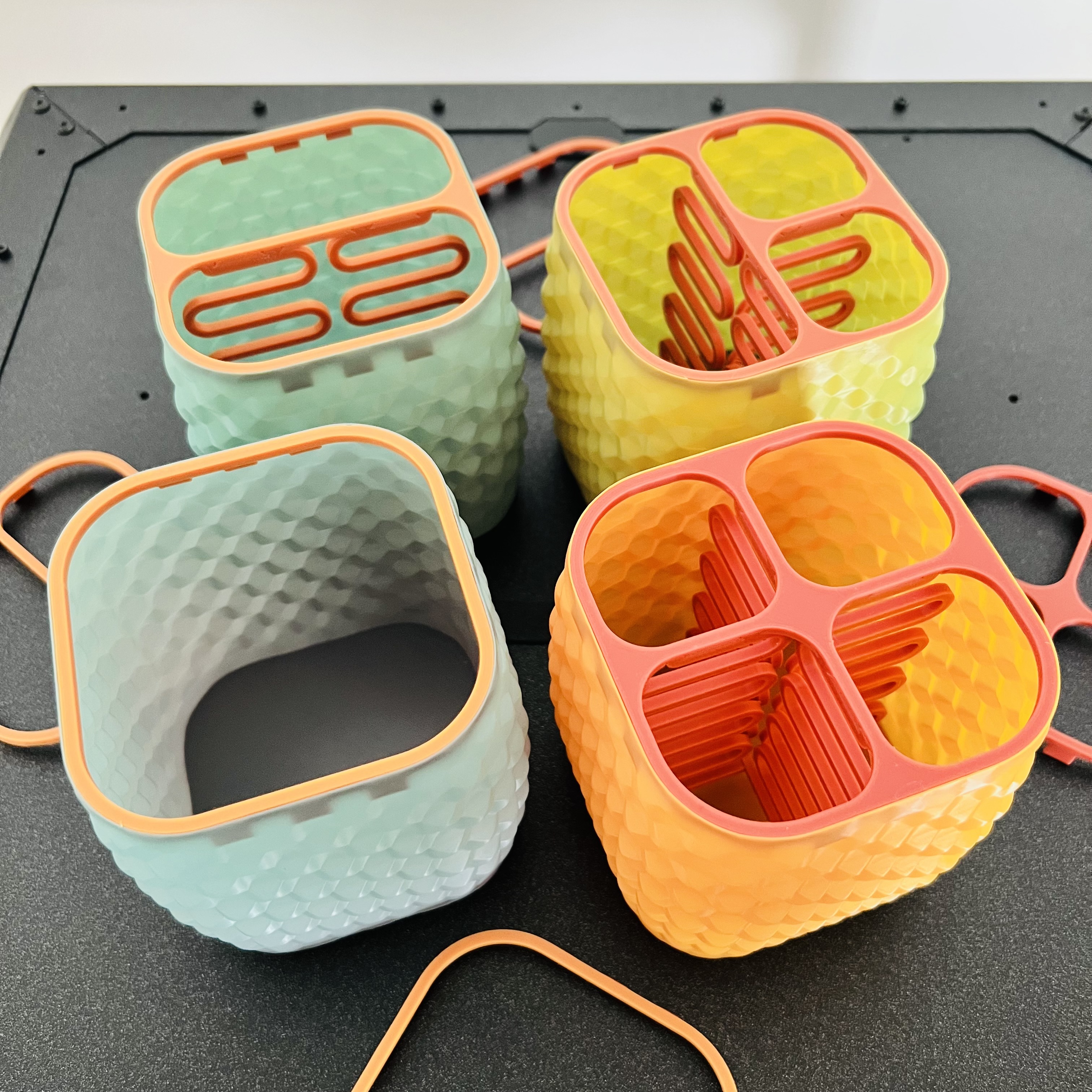 Ananas Pen Cup (Vase Mode) with Lids and Separators