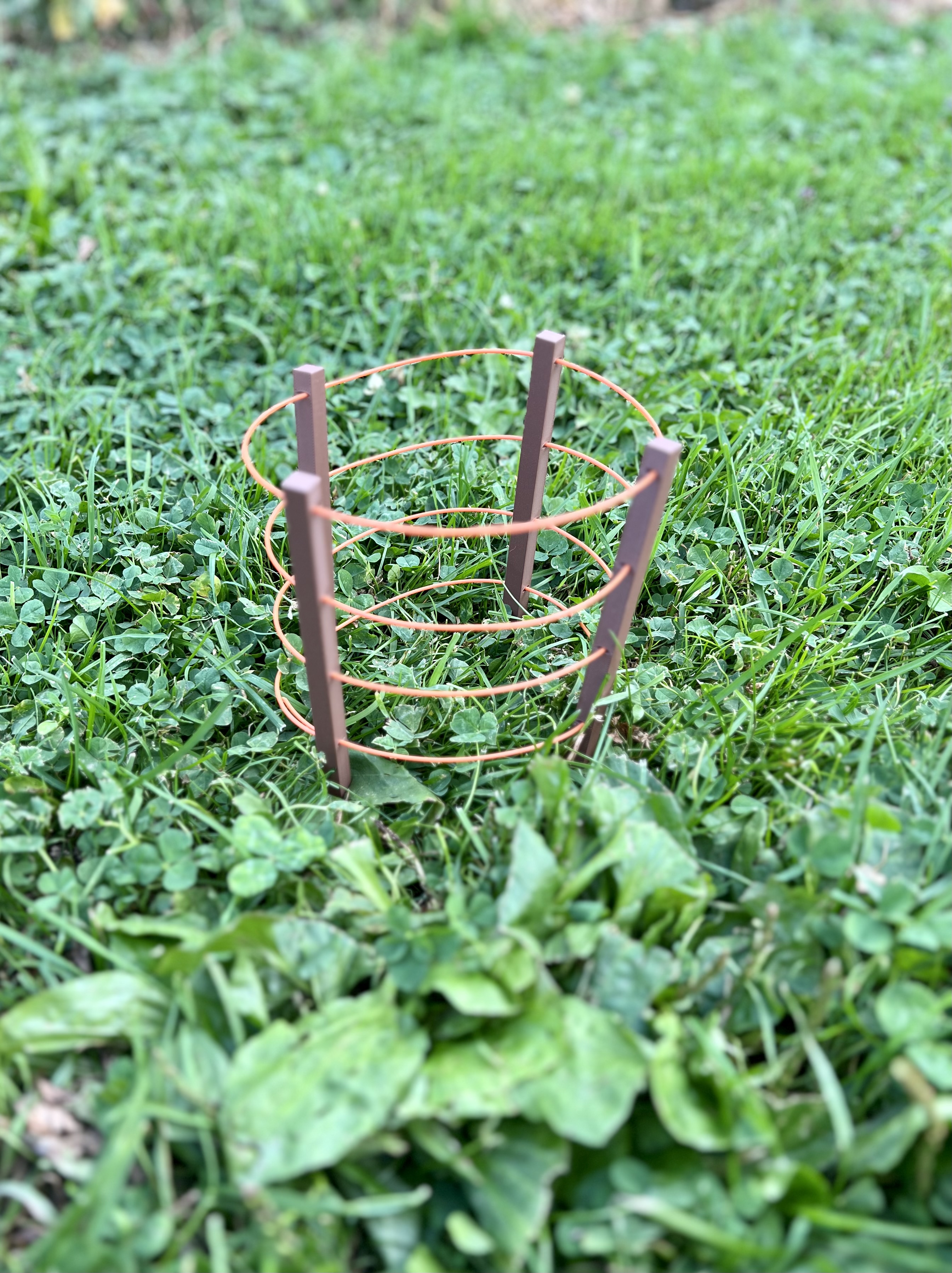 Adjustable plant support