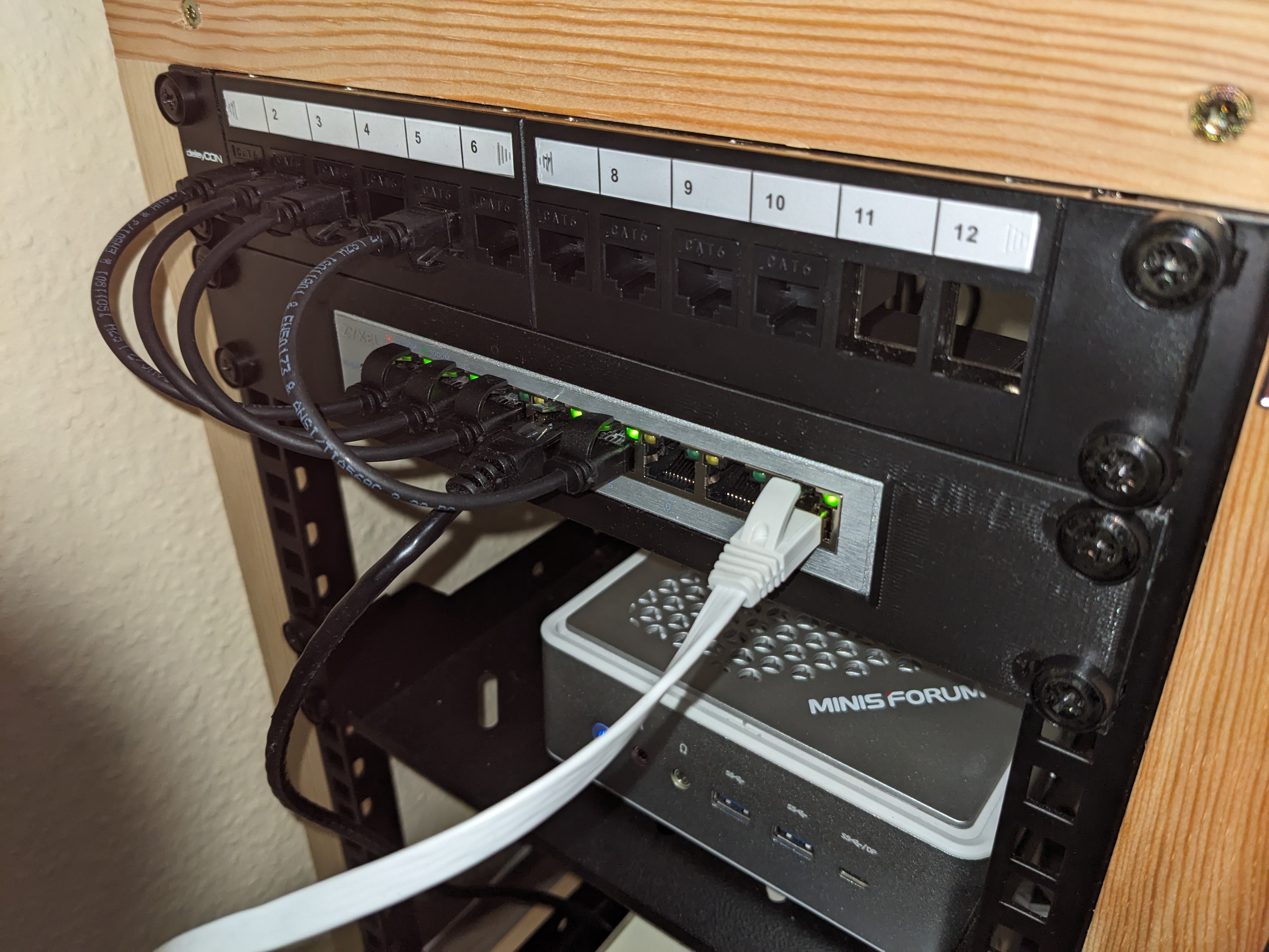 Zyxel SG1200-8 10 Inch Rack mount