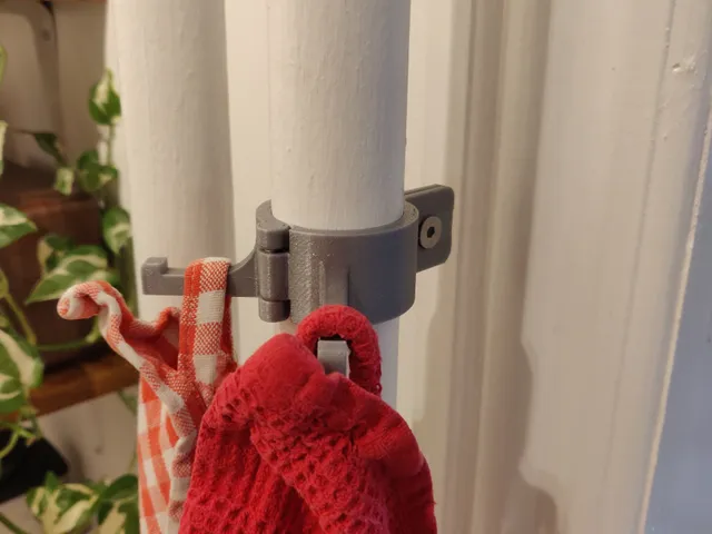 Pipe clamp with hooks