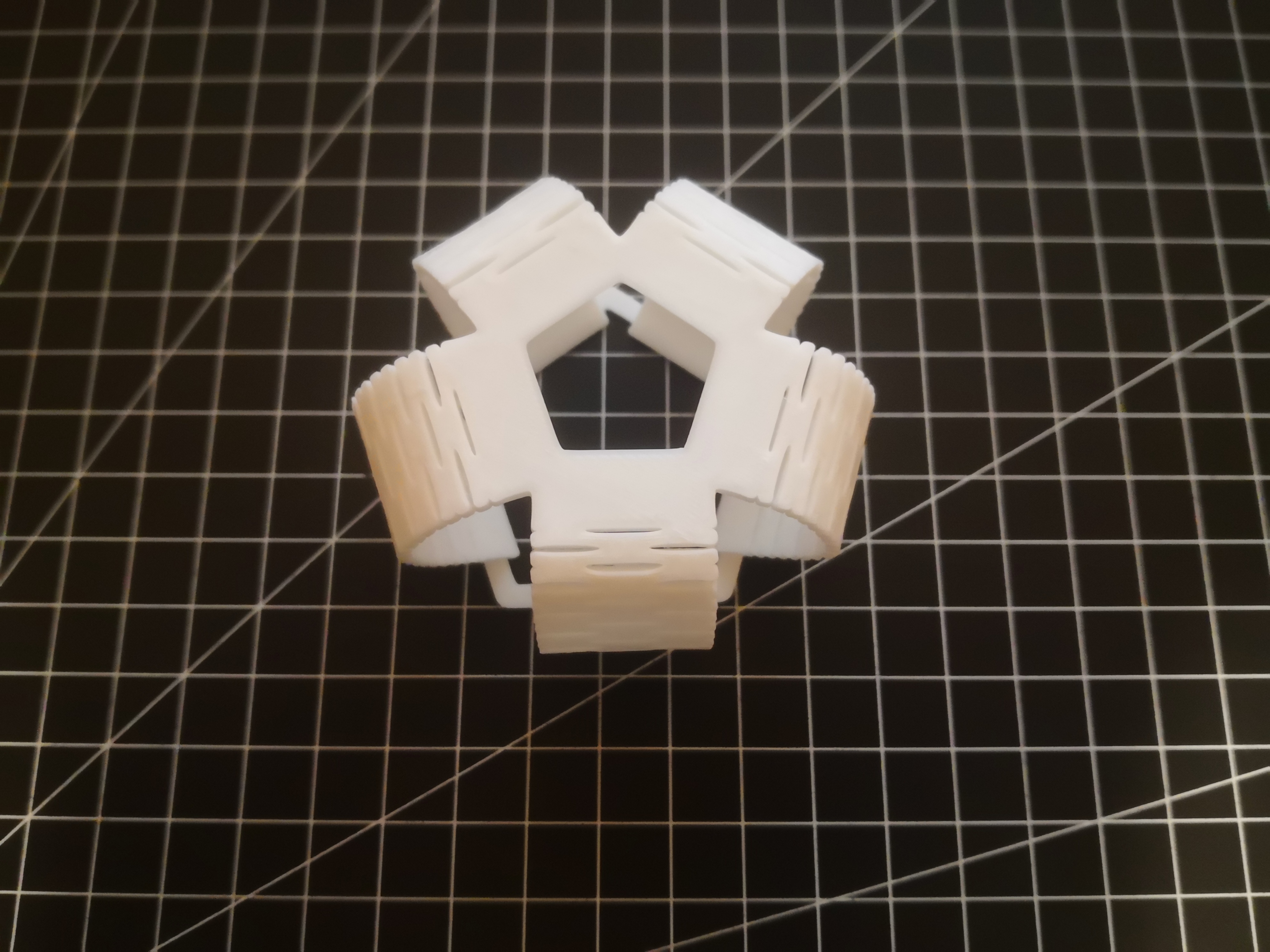 Small Pedestal with bendable legs