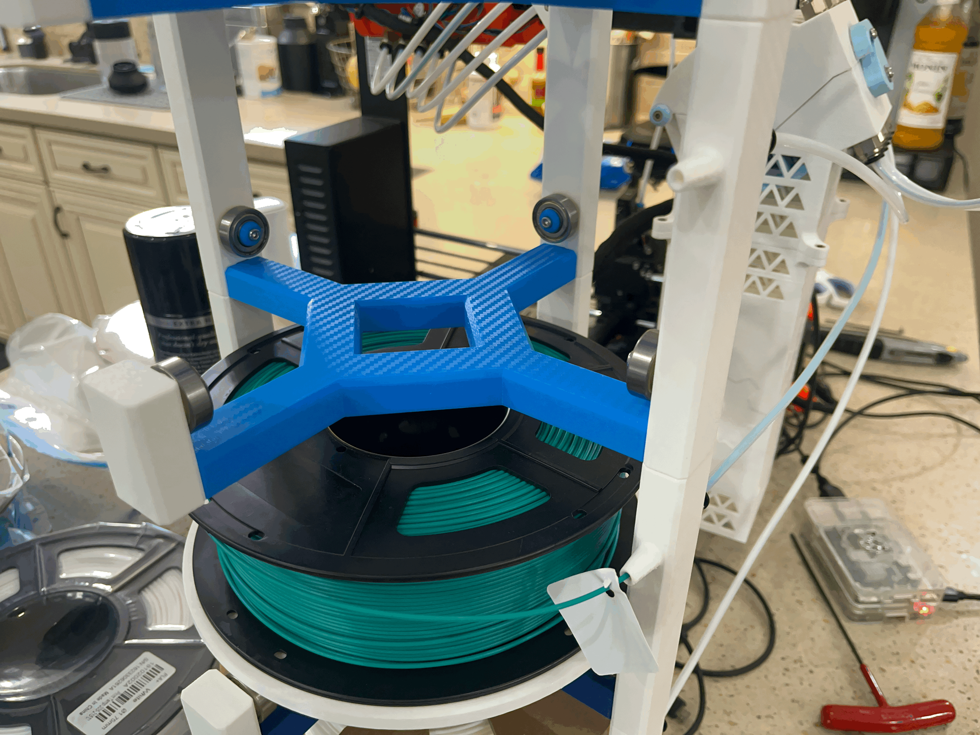 Miniatura 2 do modelo 3D Stackable horizontal spool holder