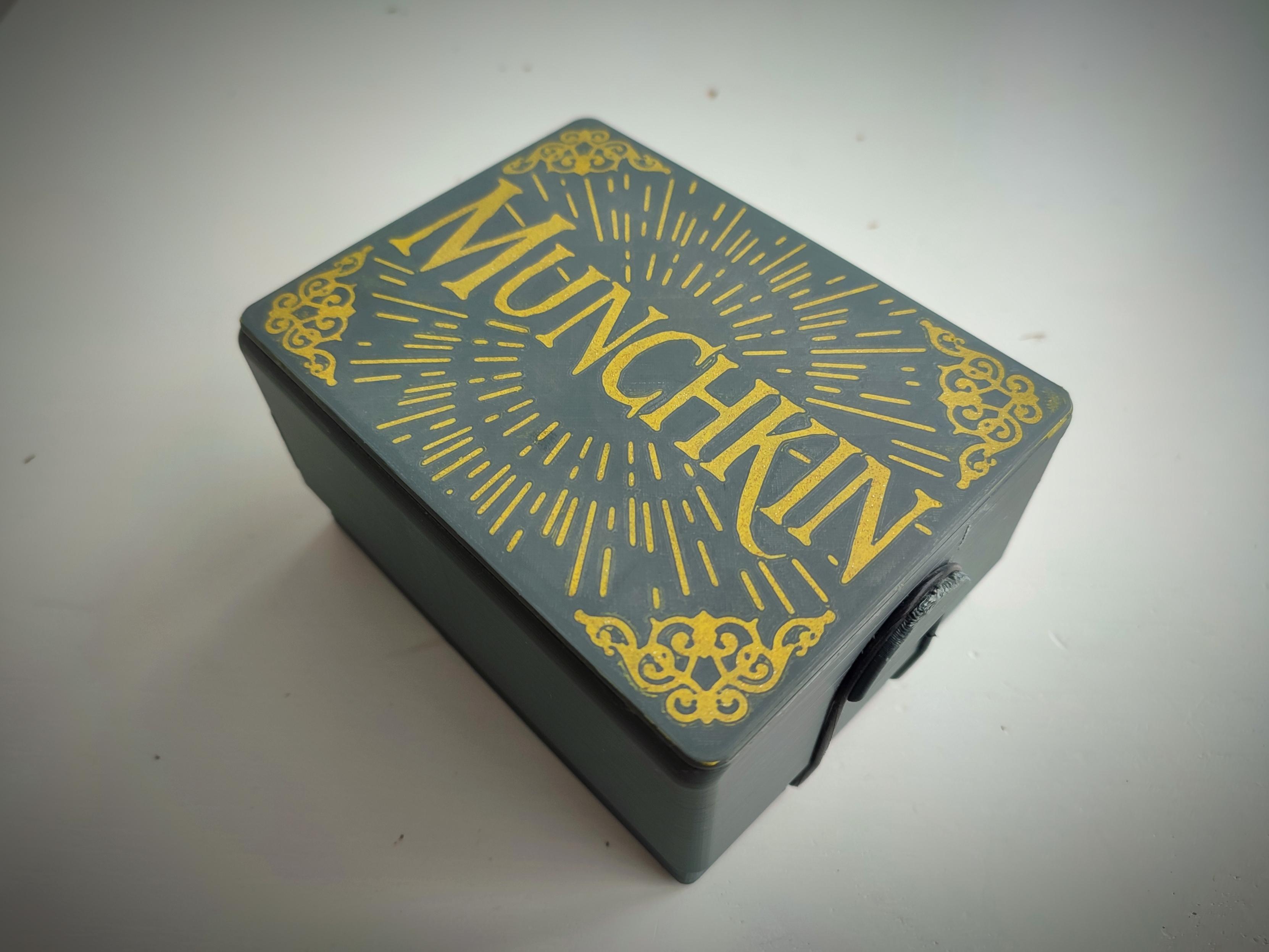 Munchkin adaptive deck box