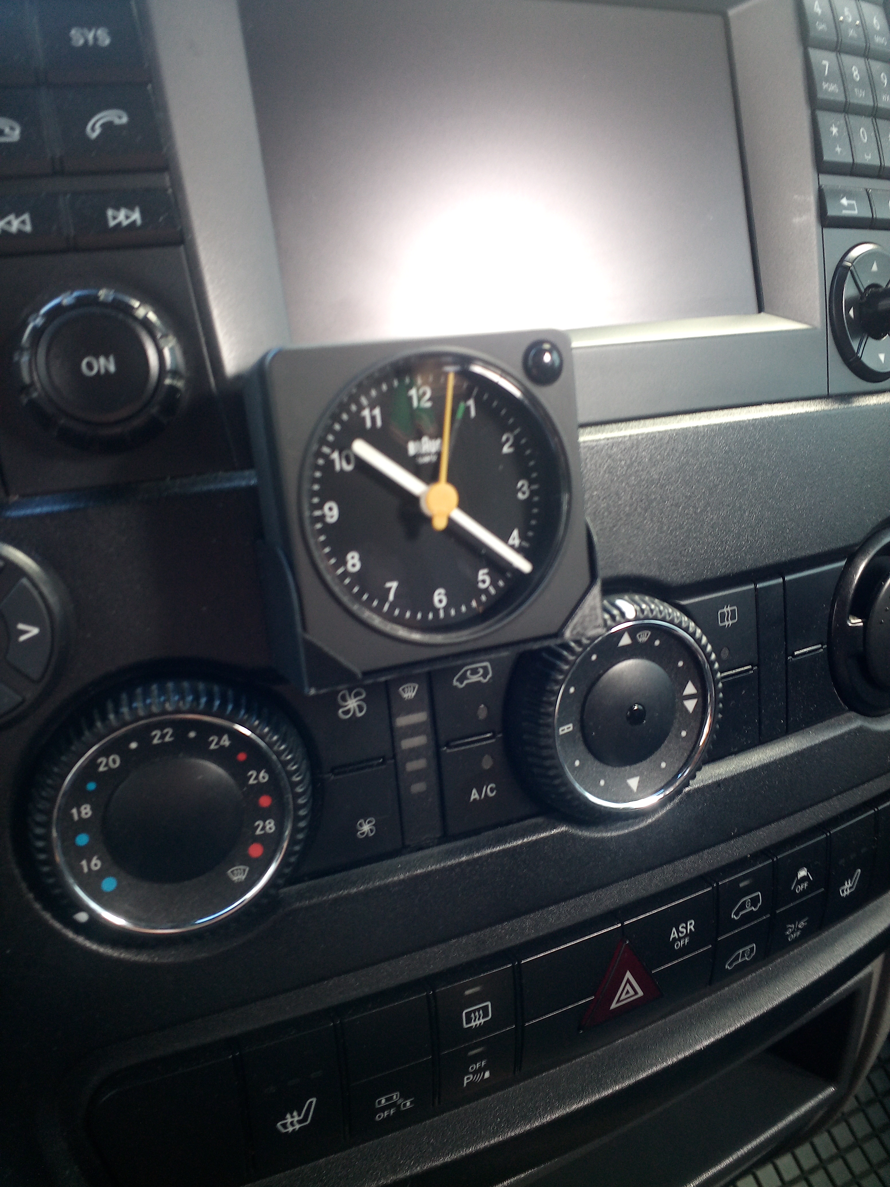 Dashboardmount for Braun BC02XB alarm clock
