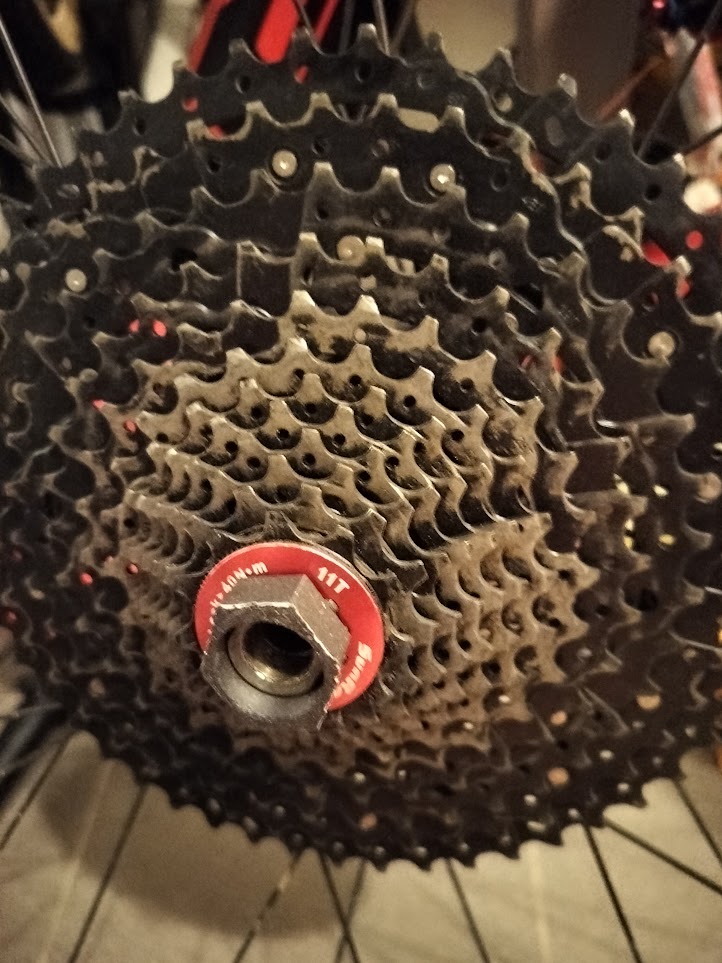 Lockring removal tool hollow
