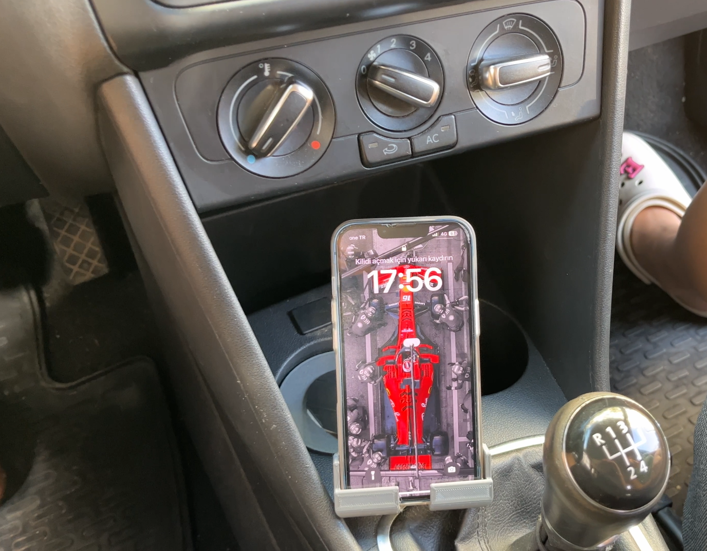 Iphone 13 Holder for Volkswagen Polo 6R