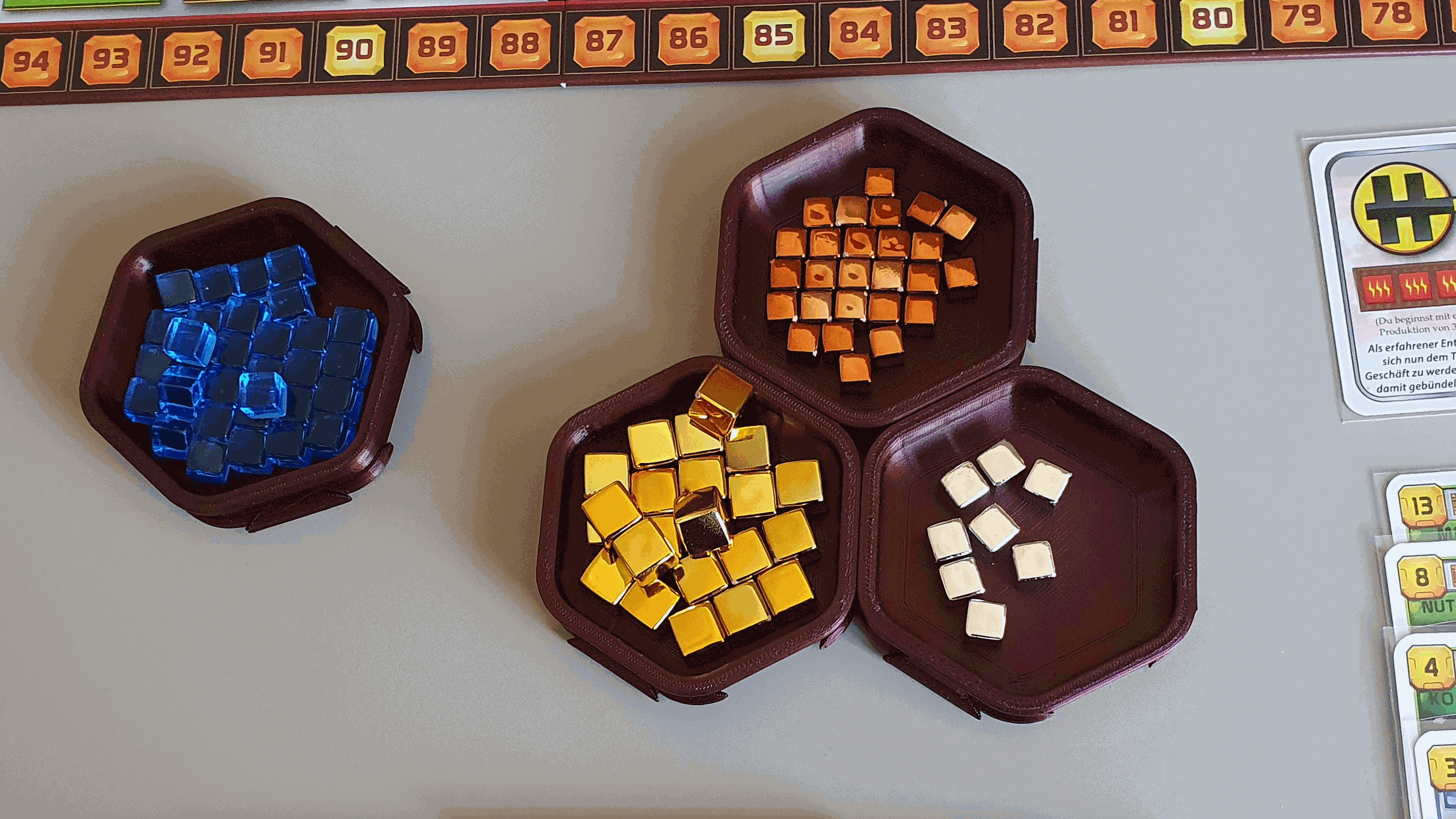 Miniatura 3 do modelo 3D Interlockable Sorting Cups (now with Lids)