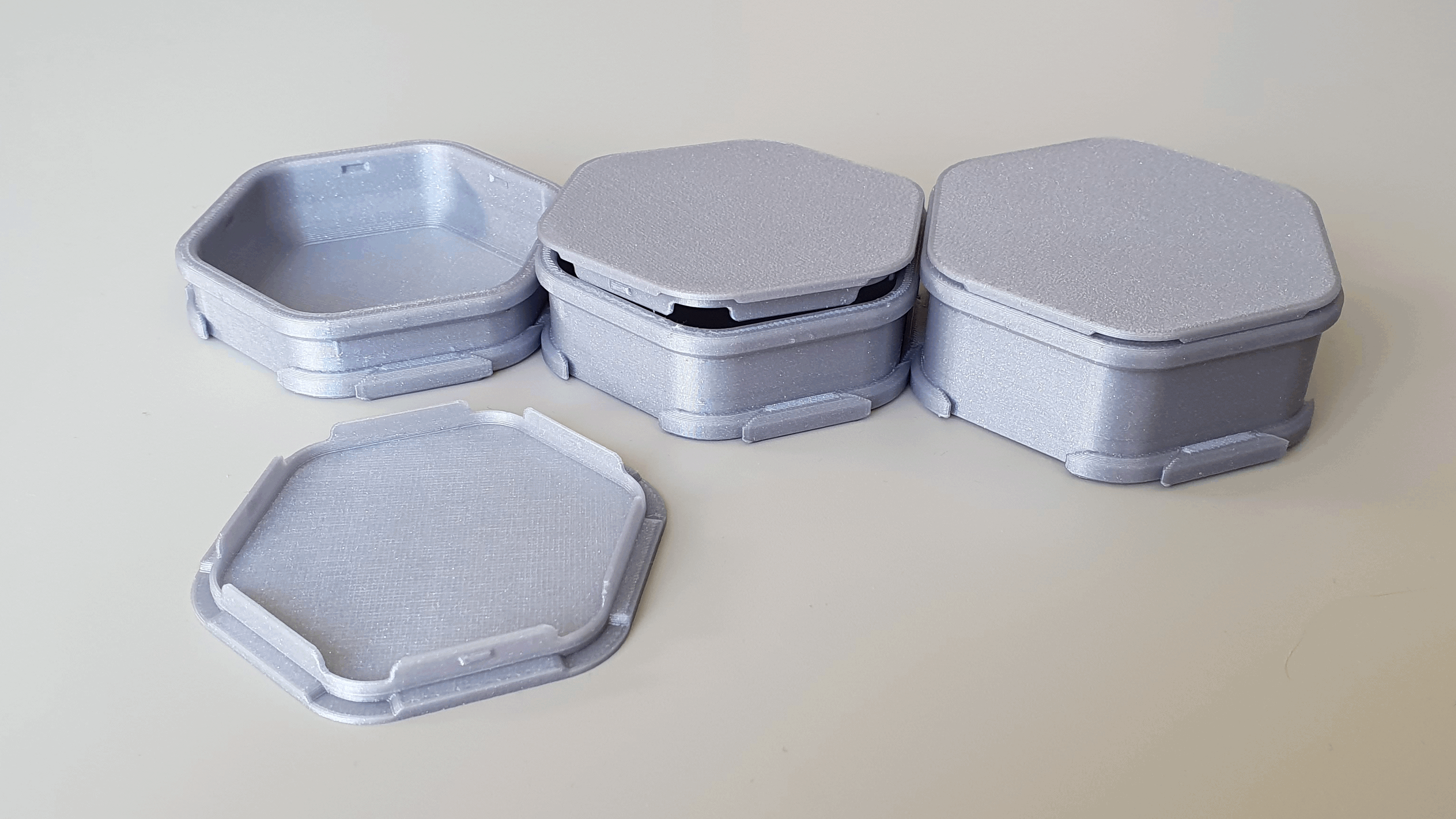 Miniatura 8 do modelo 3D Interlockable Sorting Cups (now with Lids)