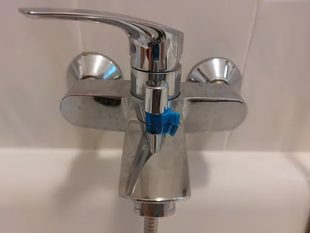 Fixing Clip for shower bathtub valve