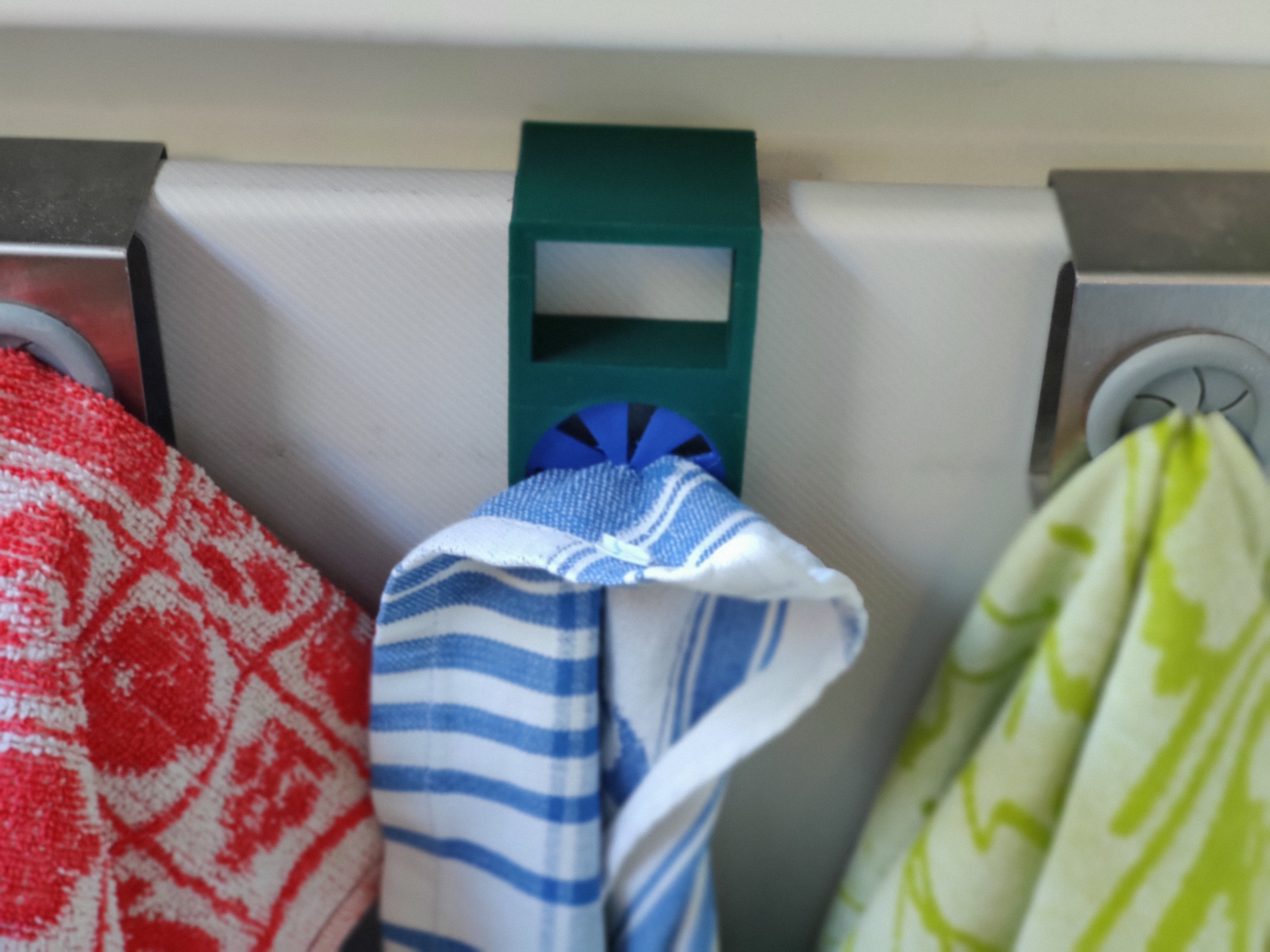 Handdoek droger voor keukenkast en badkamer. Towel dryer for kitchen cabinet and bathroom