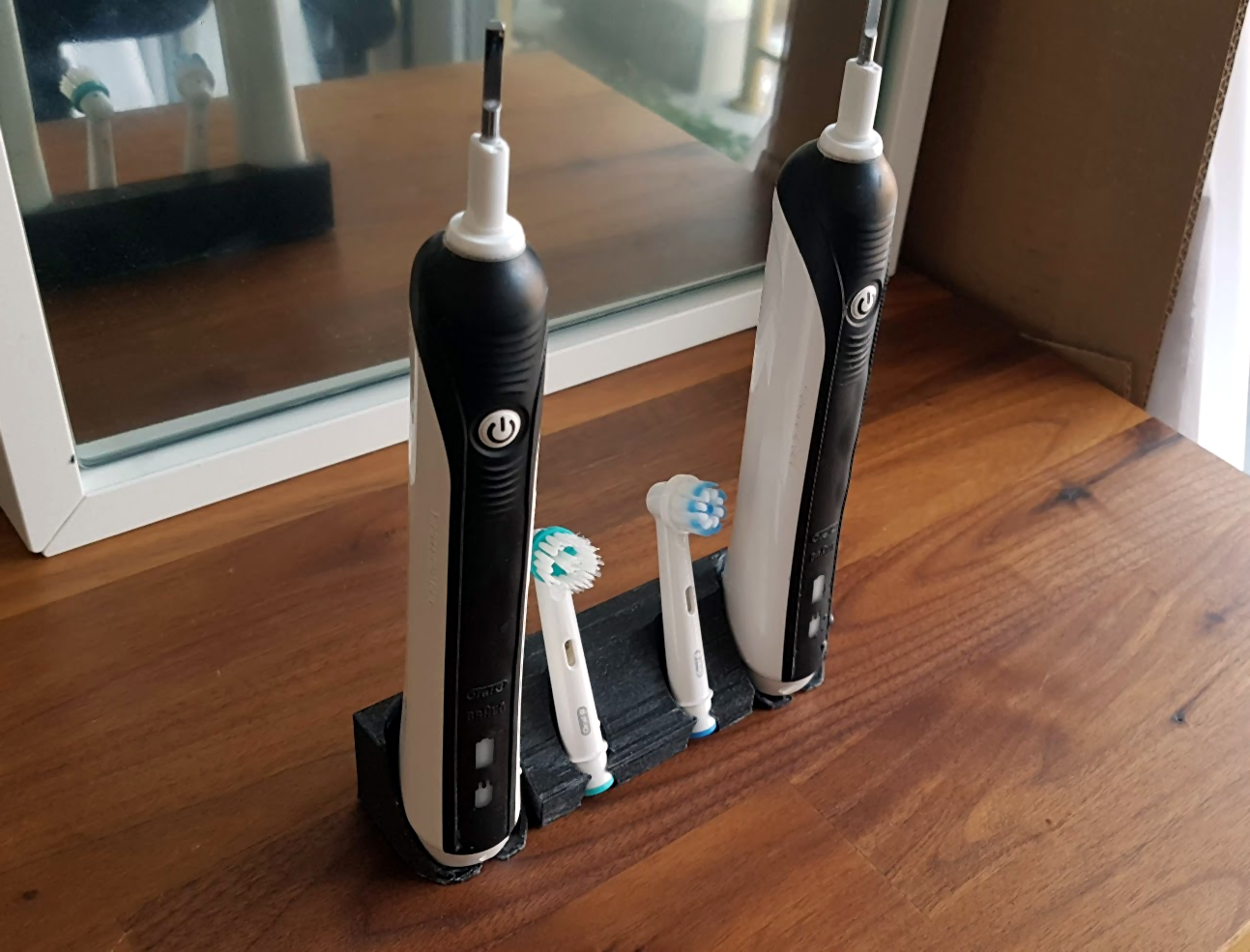 Electric toothbrush holder by Zuttel Download free STL model