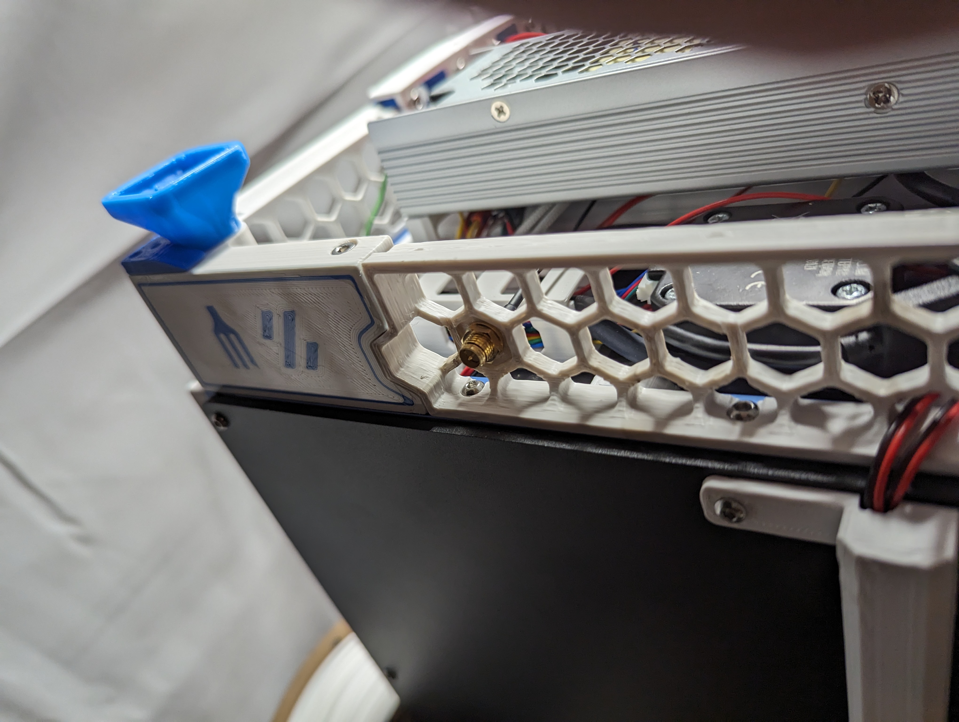 Raspberry PI CM4 antenna mount for Salad Fork