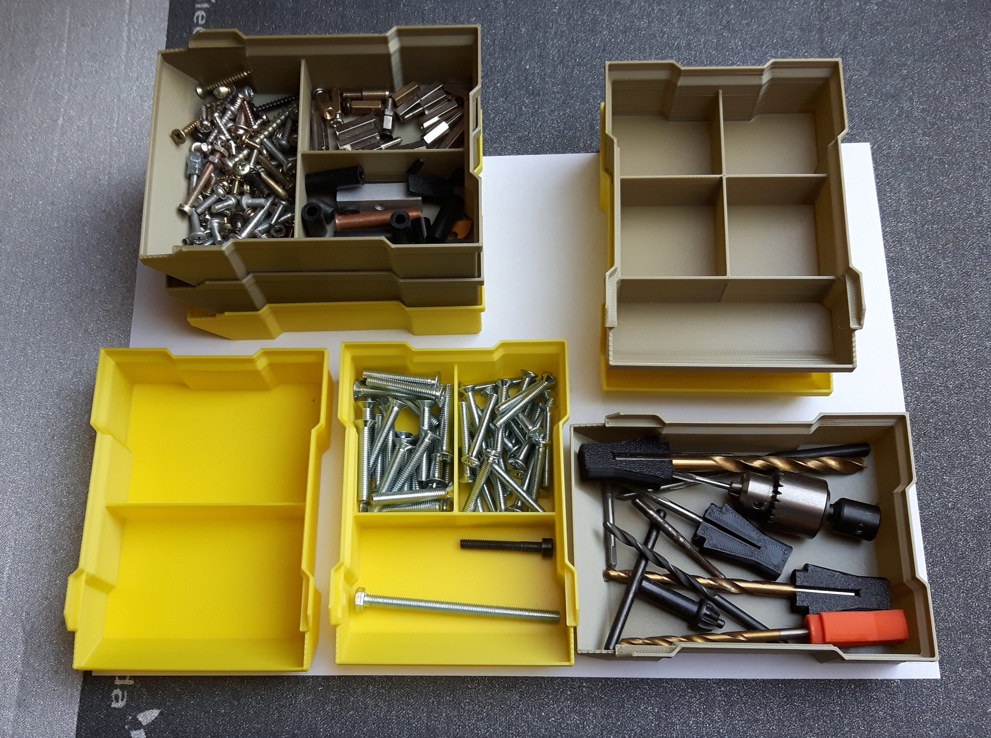 Miniatura 4 do modelo 3D Stackable boxes