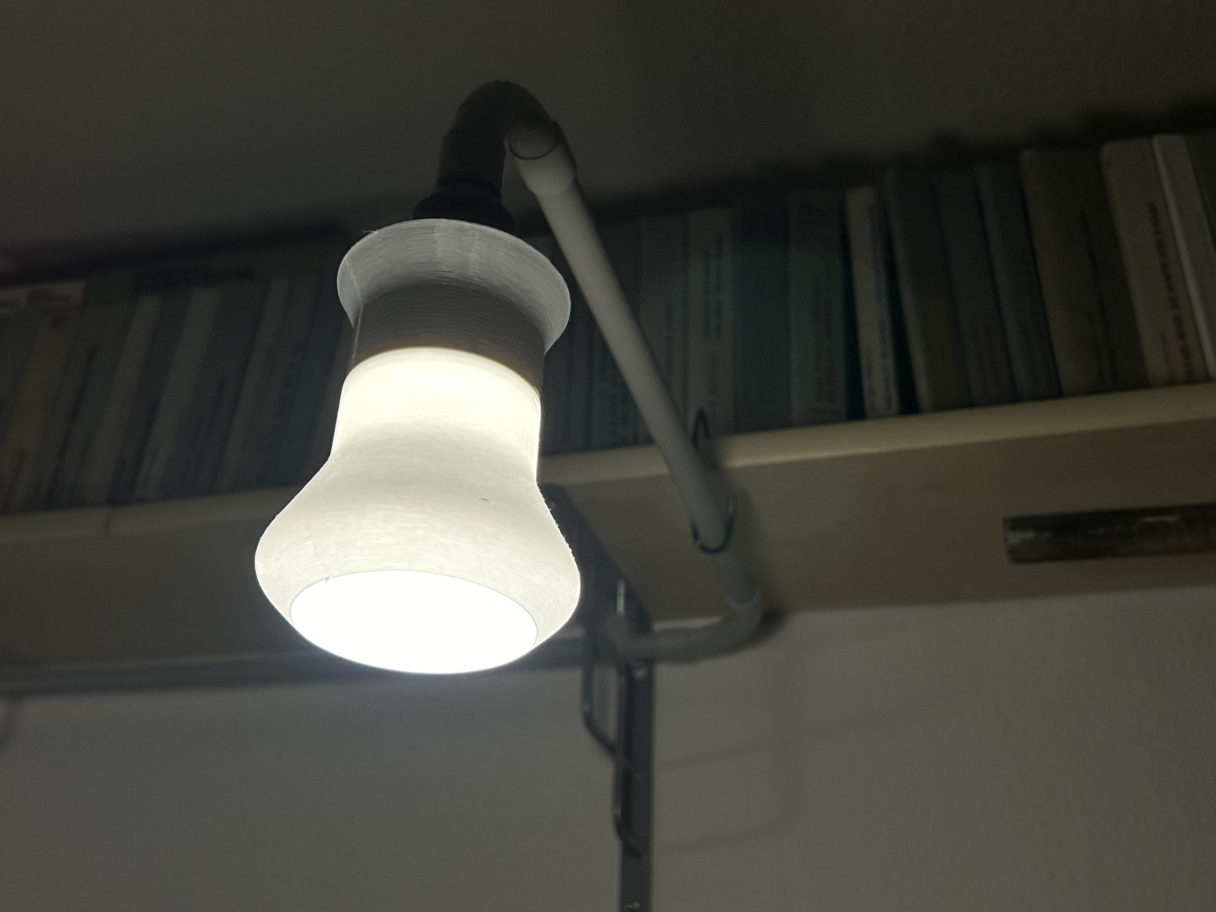 Stínidlo na LED žárovku pro objímku GU10