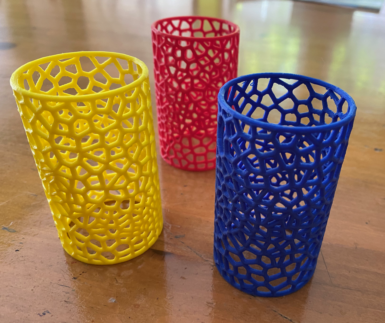 Voronoi Skeleton Banded Cylinders