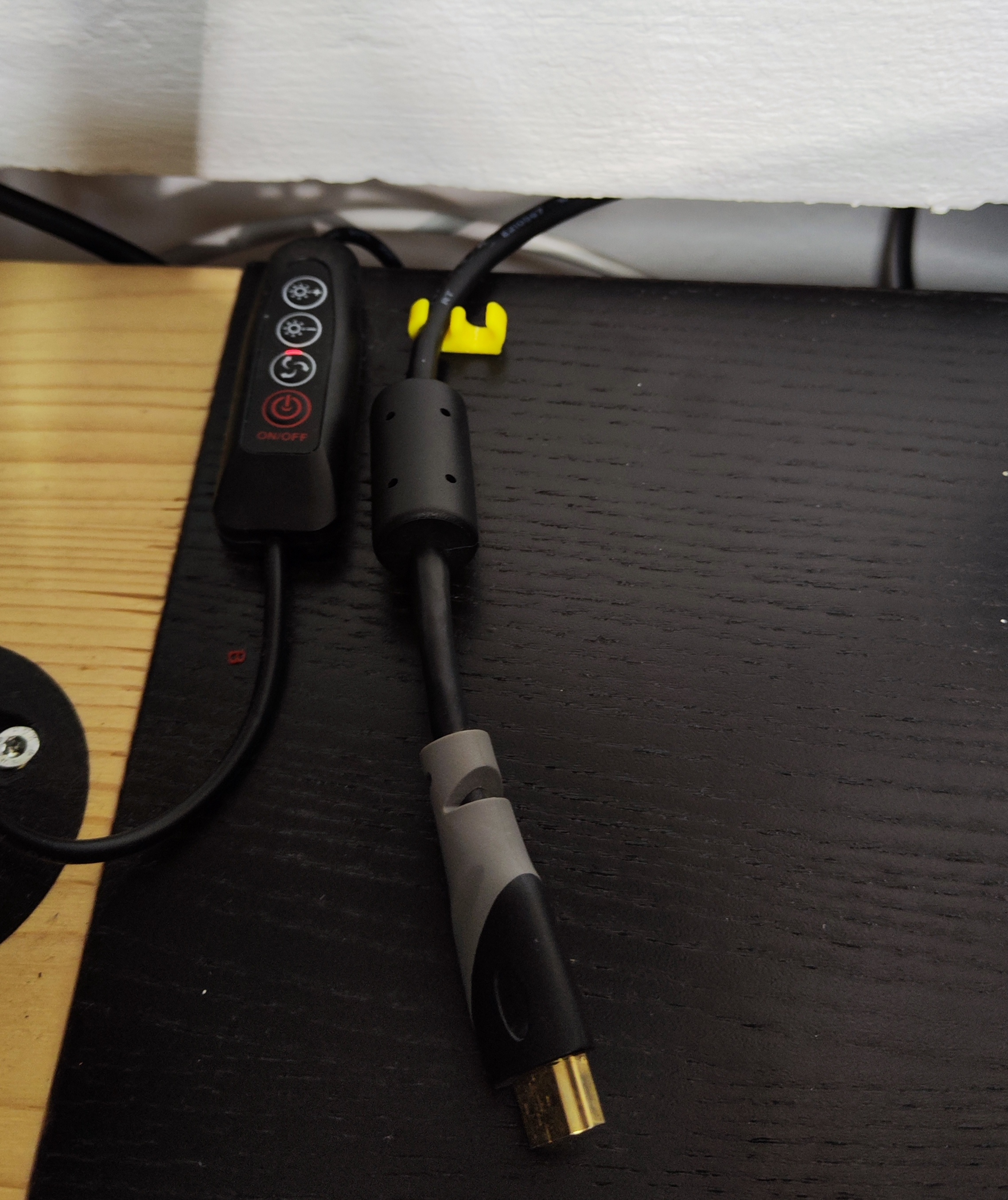 Cable holder HDMI LAN by Sebastian Schels Download free STL model