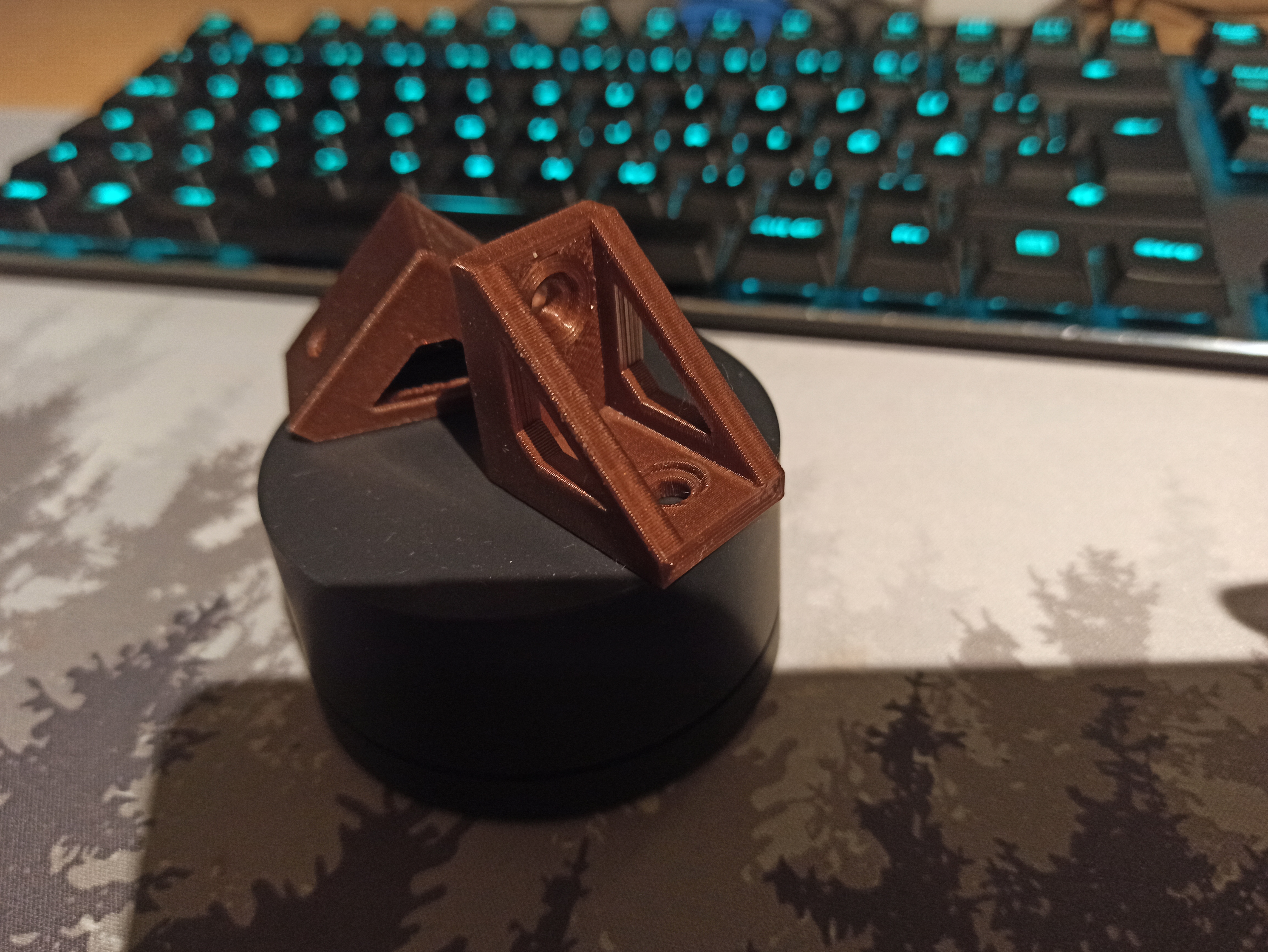 2020 corner bracket 28 mm light version 3D model thumbnail