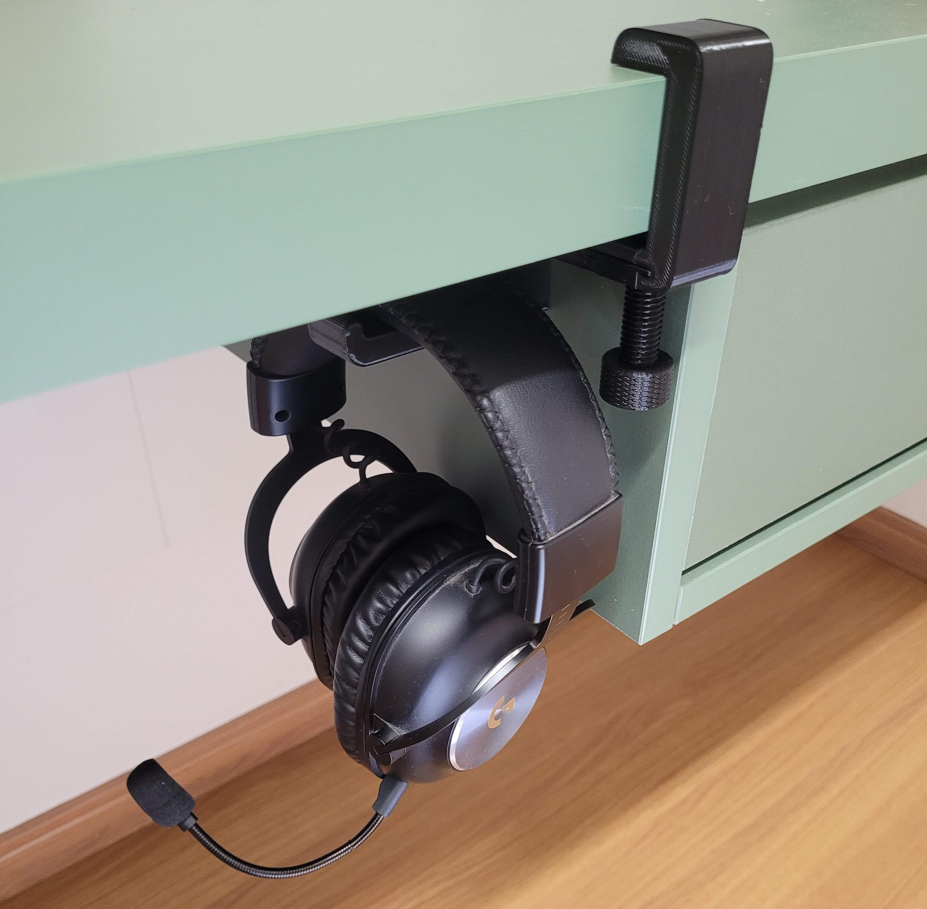 Low-key Headset Hanger