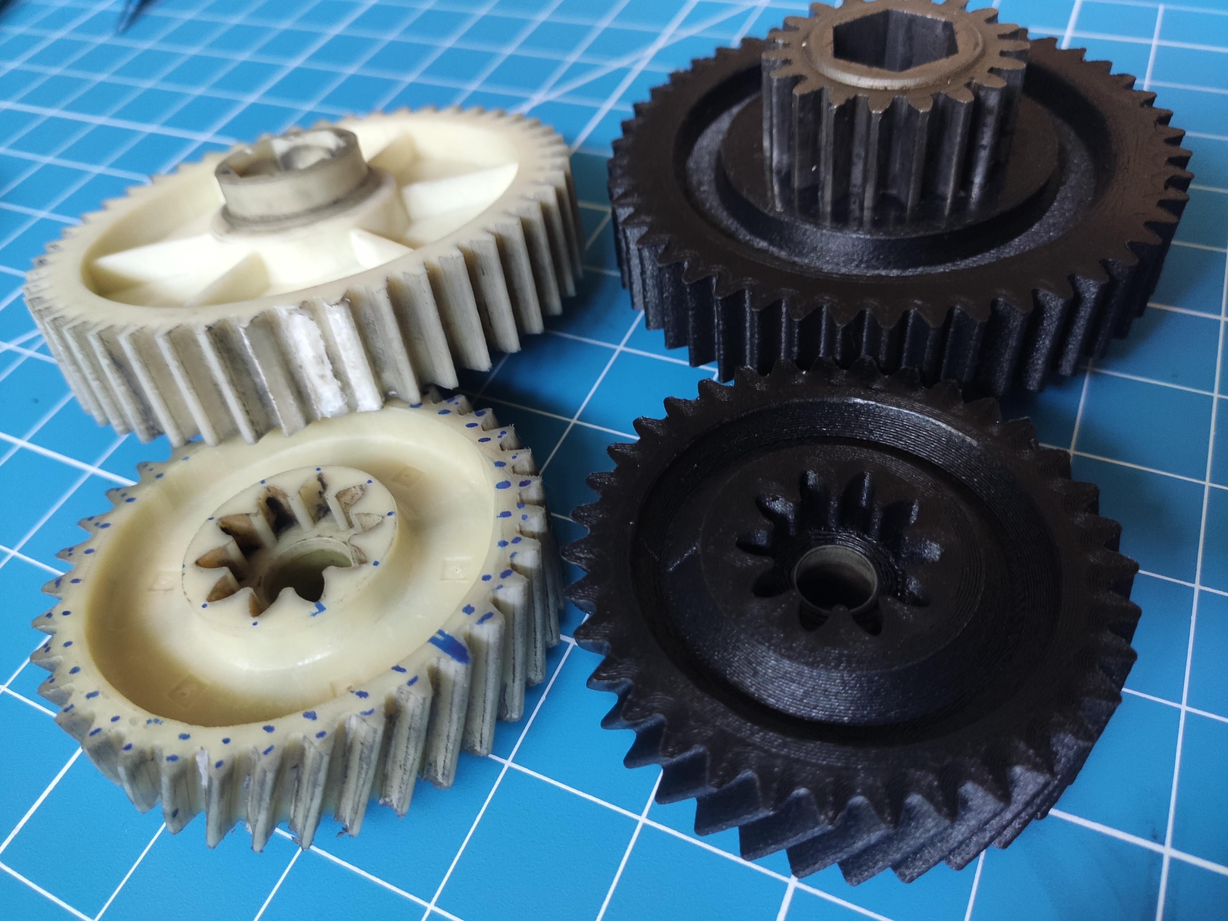 Helical gear for Fellowes paper shredder by PAPIGLO 3D printing