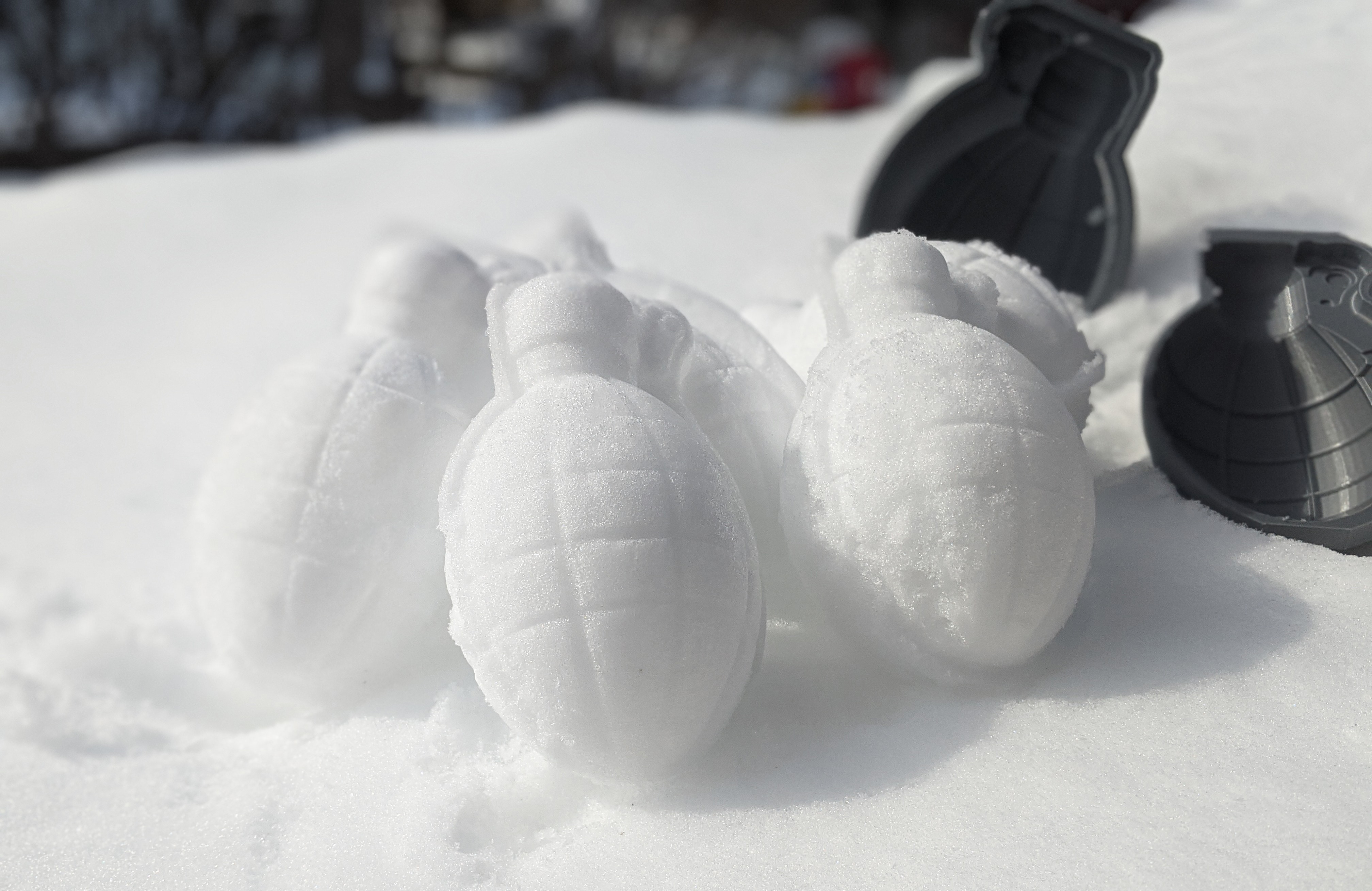 Miniatura 3 do modelo 3D Snowball Grenade Maker