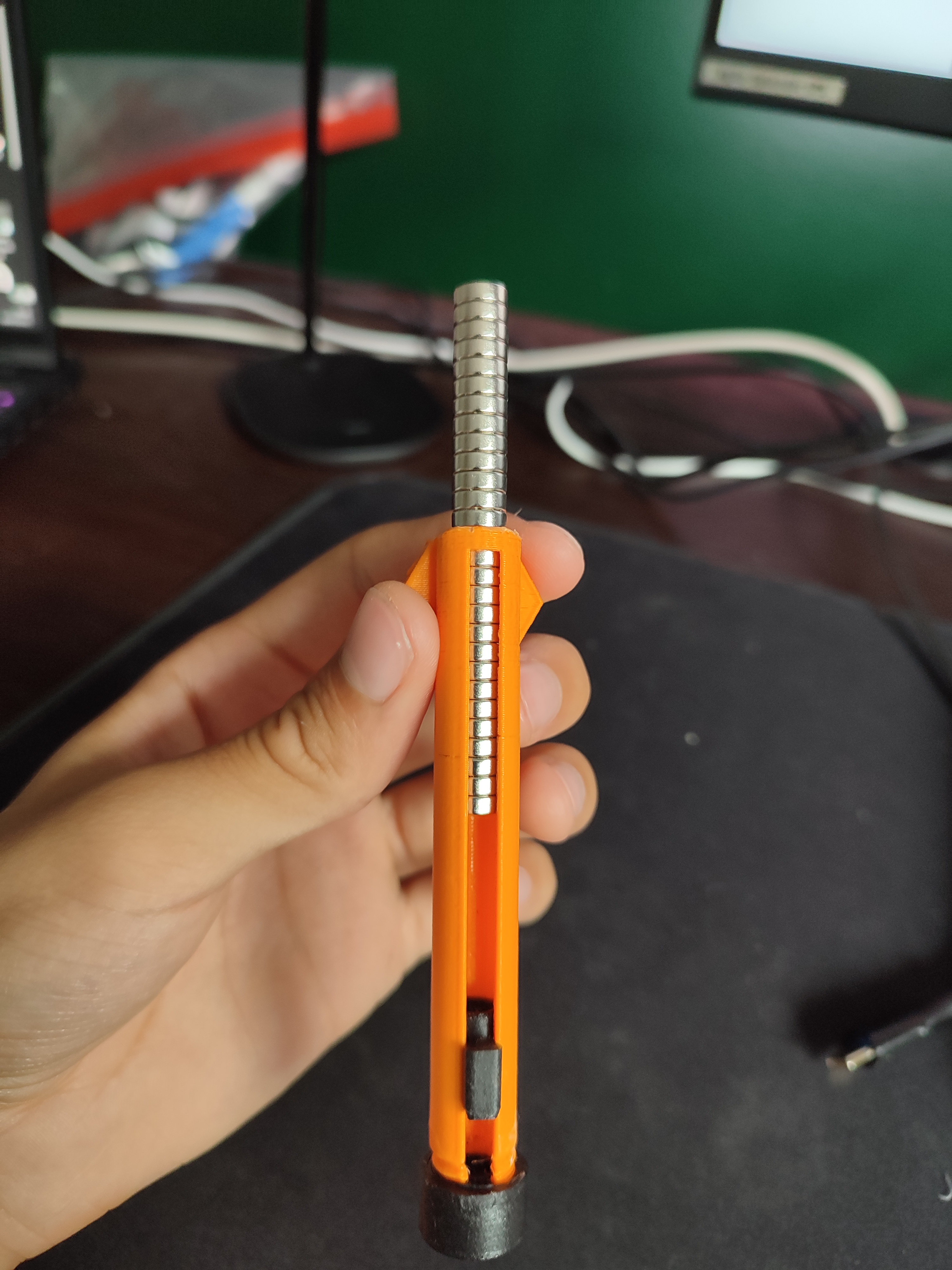 8x3 Magnet Dispensor with Honeycomb Wall Support