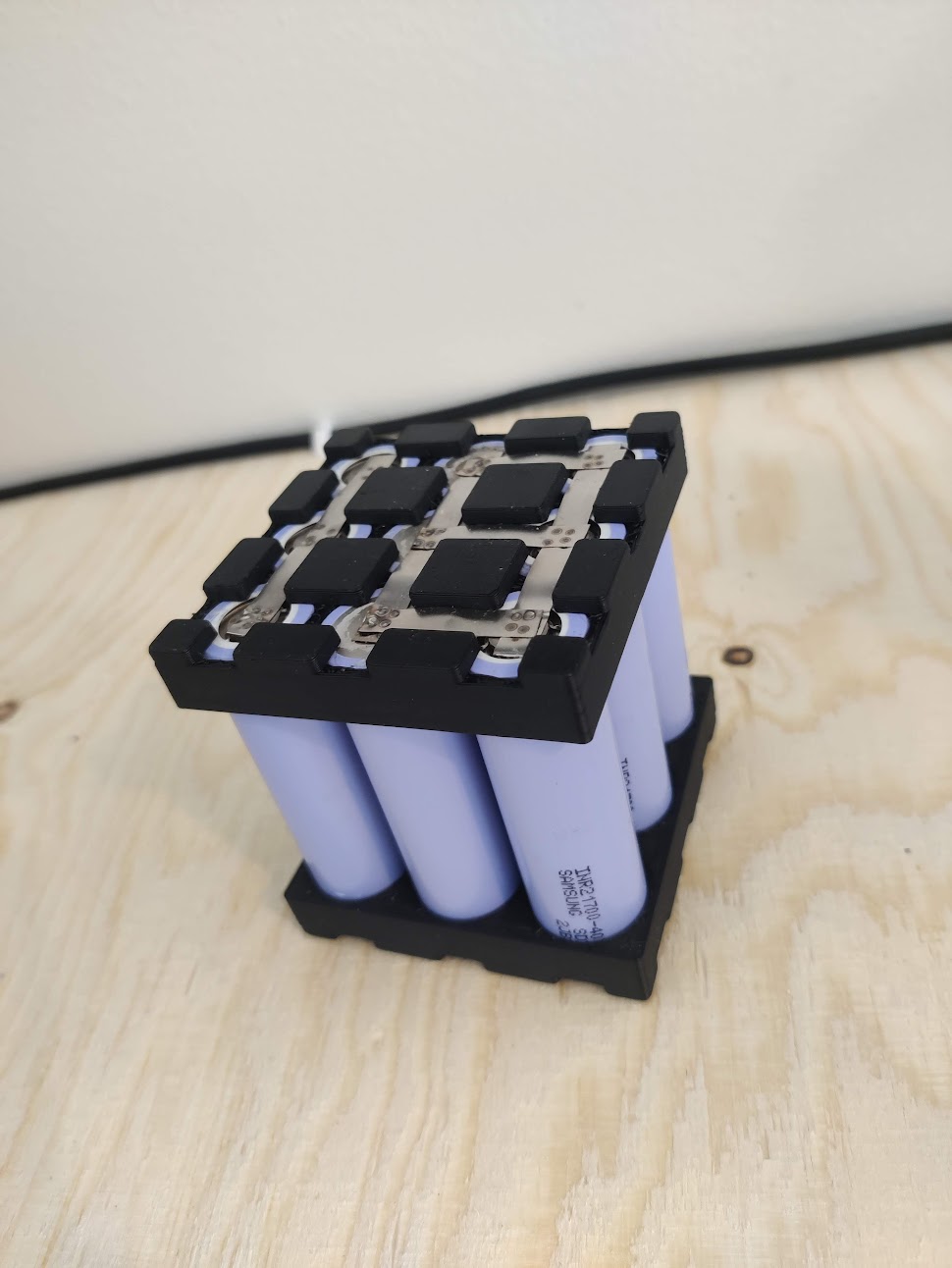 Parametric 18650 battery holder/case
