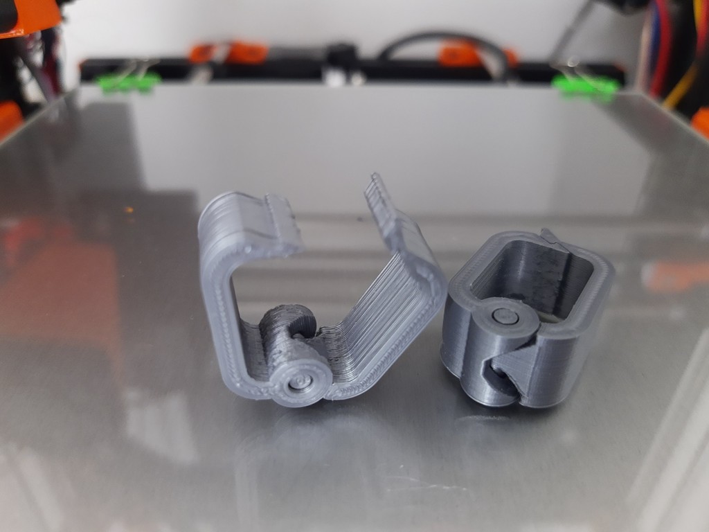 Miniatura 5 do modelo 3D Hinged Cable Holder