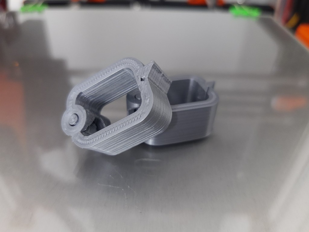 Miniatura 6 do modelo 3D Hinged Cable Holder