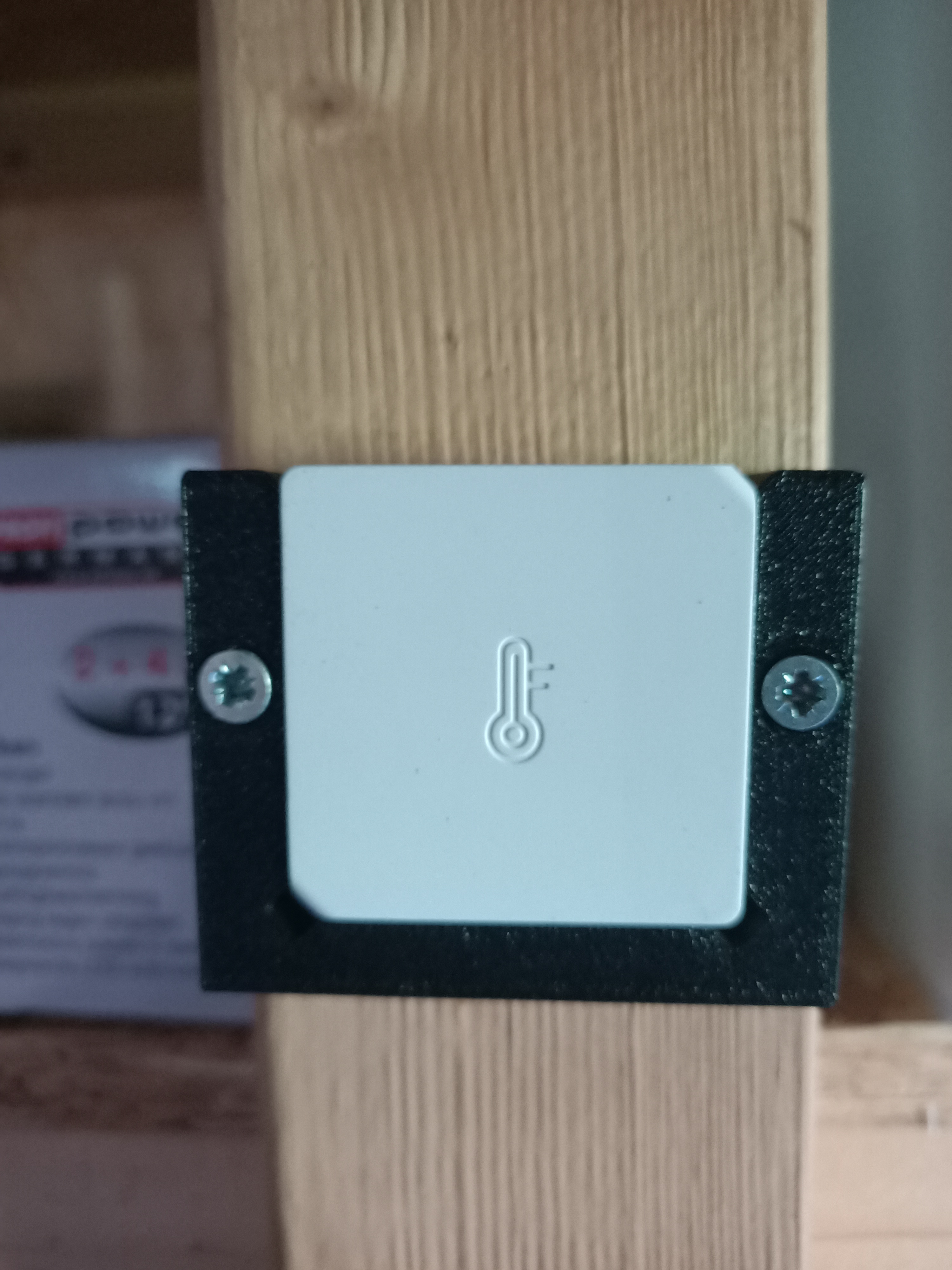 Simpel Sonoff SNZB-02 zigbee temprature and humidity sensor wall mount