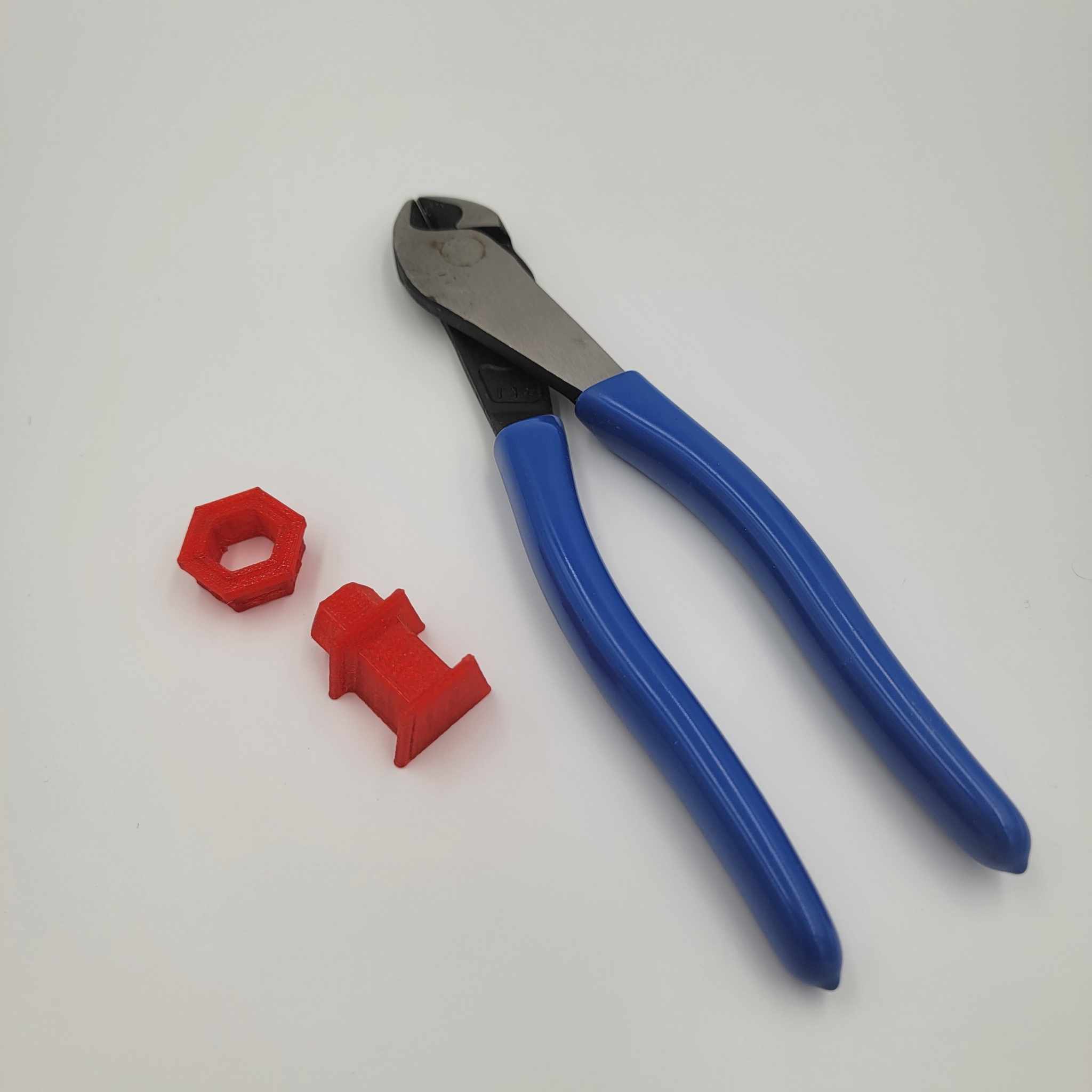 Klein Tools D200028 Wire Cutter Post for Storage Wall by