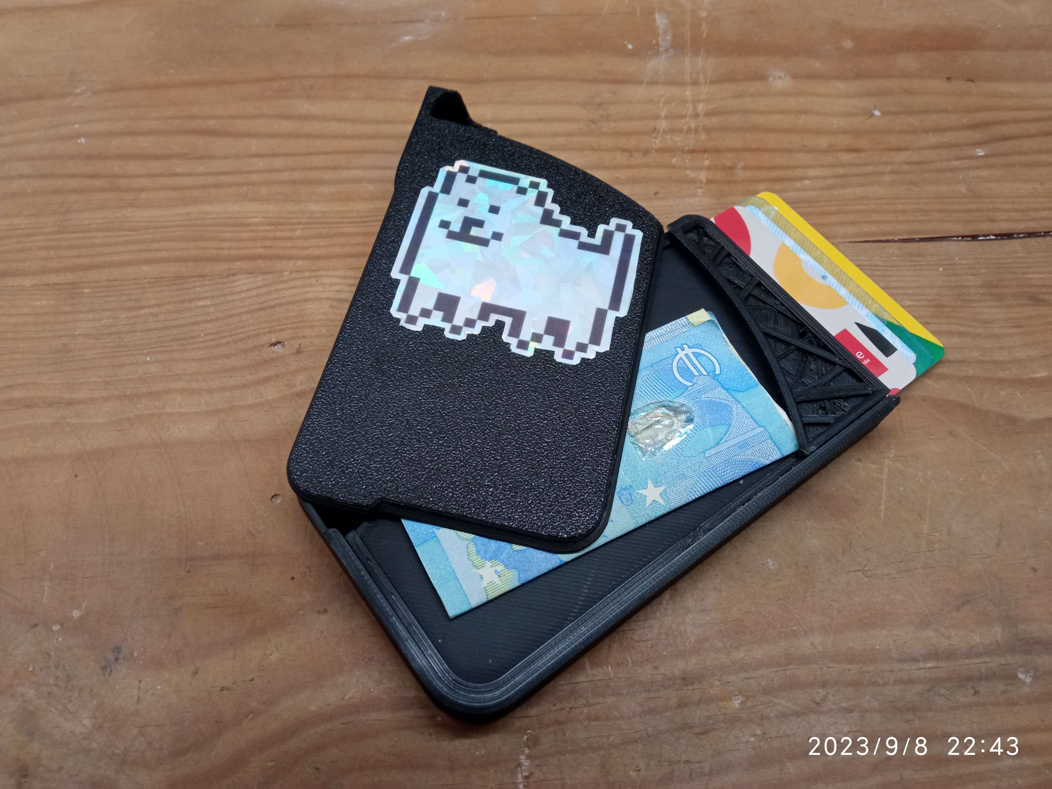 Cash compartment mod for Maker Wallet Revamped
