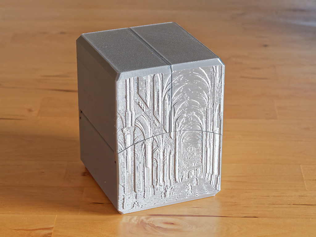 White 100 Card (Commander) Geared Deck Box With Magnetic Latch