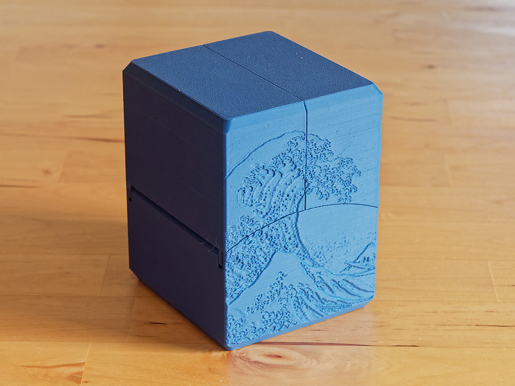 Blue 100 Card (Commander) Geared Deck Box With Magnetic Latch
