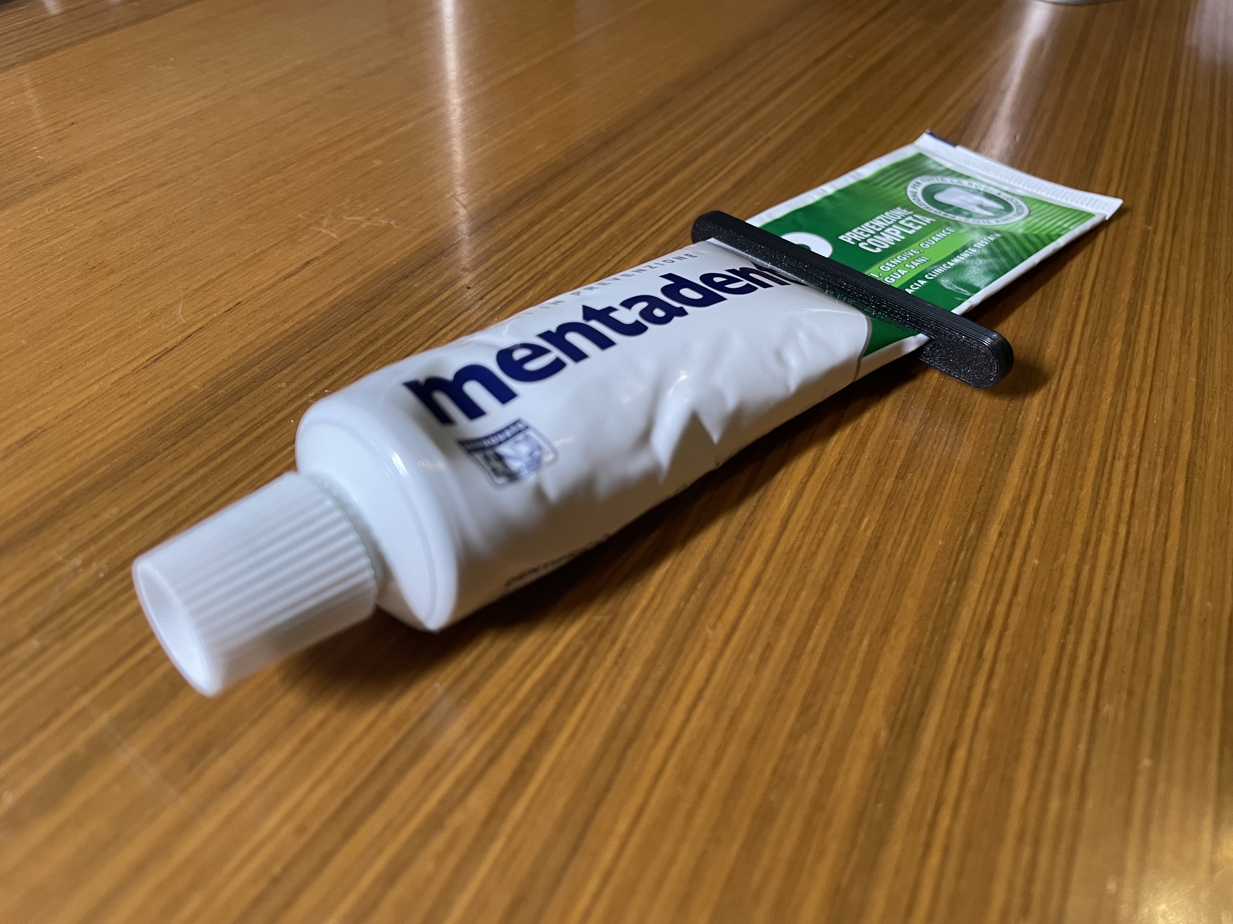 Toothpaste squeezer