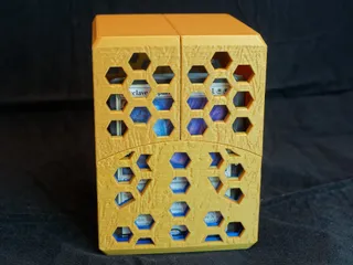 'See-Through' Commander Geared Deck Box With Magnetic Latch.