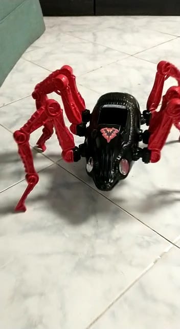 Spydor Motu legs joint replacement