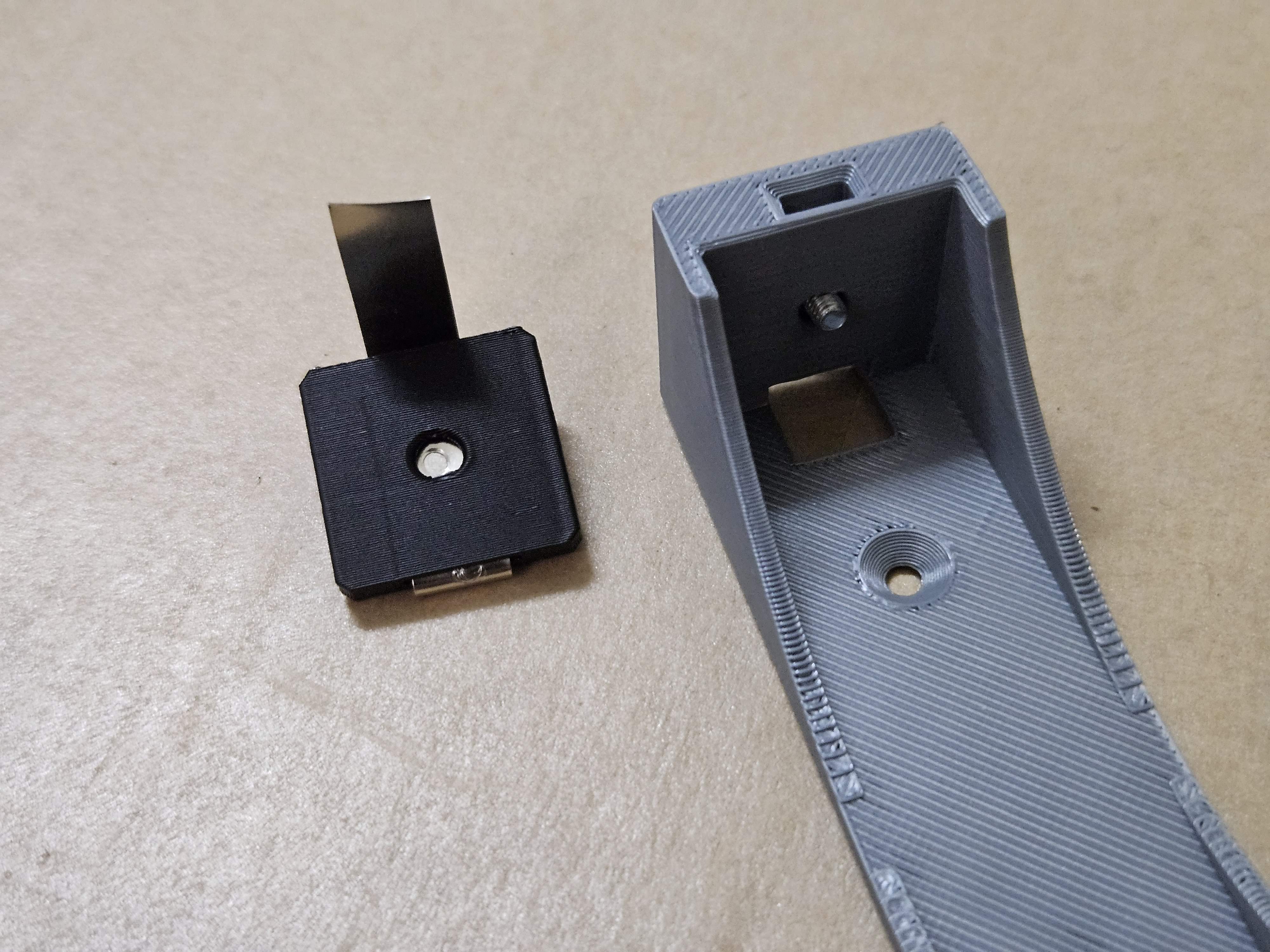 Miniatura 2 do modelo 3D Robust high current cylindrical cell holder