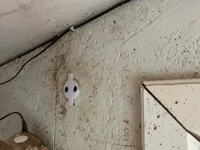 TP-link Tapo C200 wall mount
