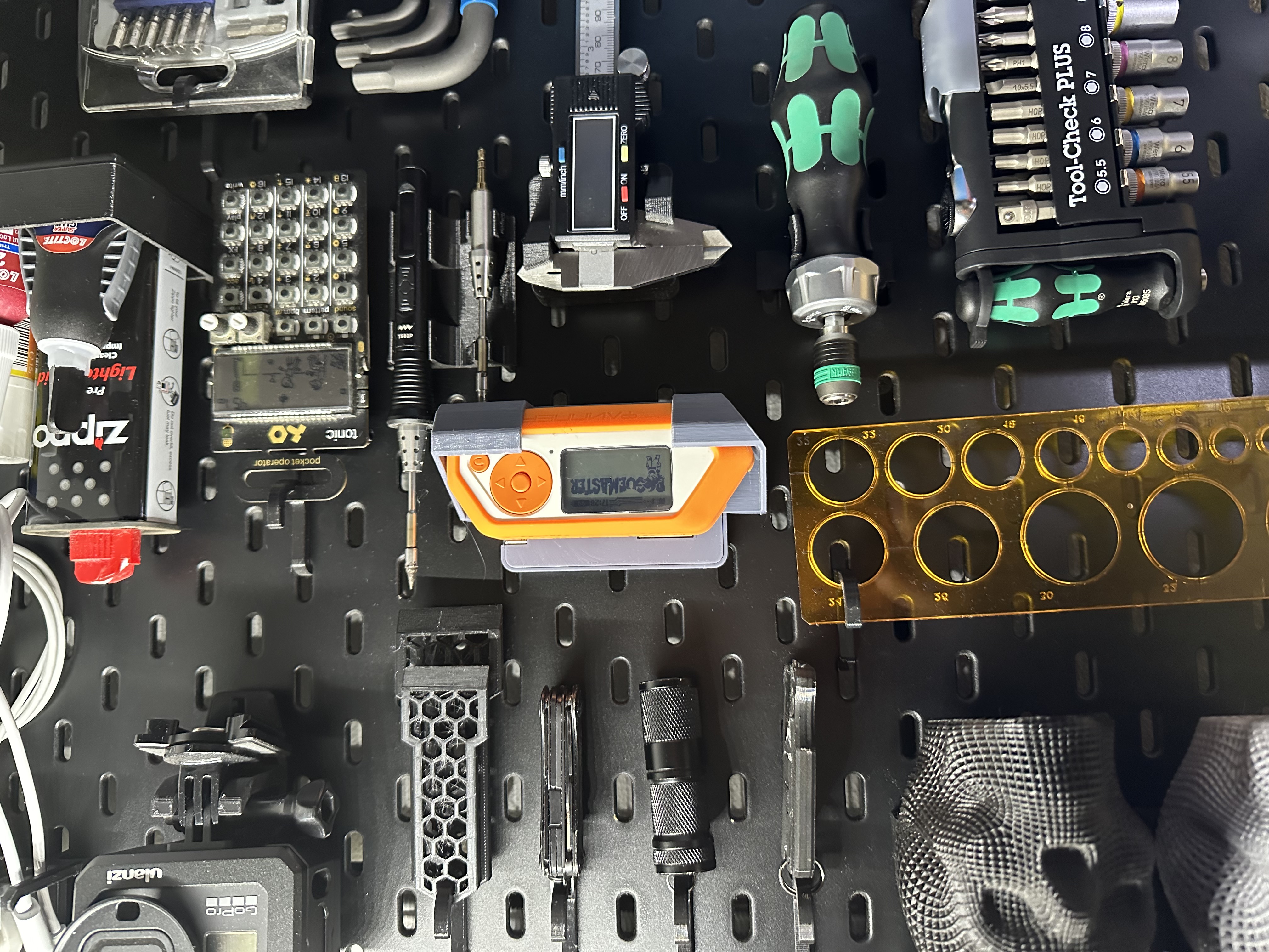 Flipper Zero and Wifi Dev Board Skadis Mount