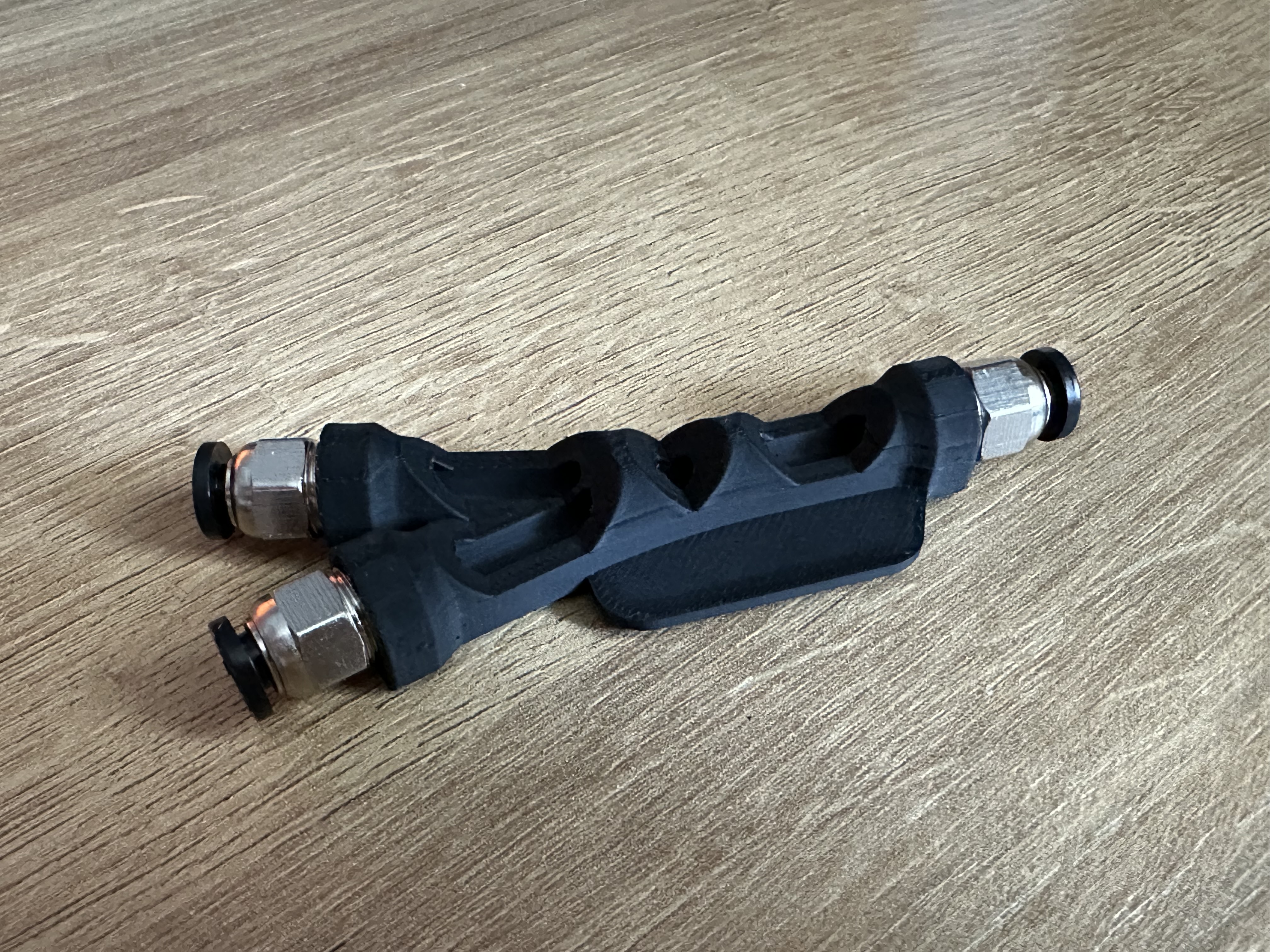 Bambu AMS No-Catch Y-Splitter PC4-M10 not screwable