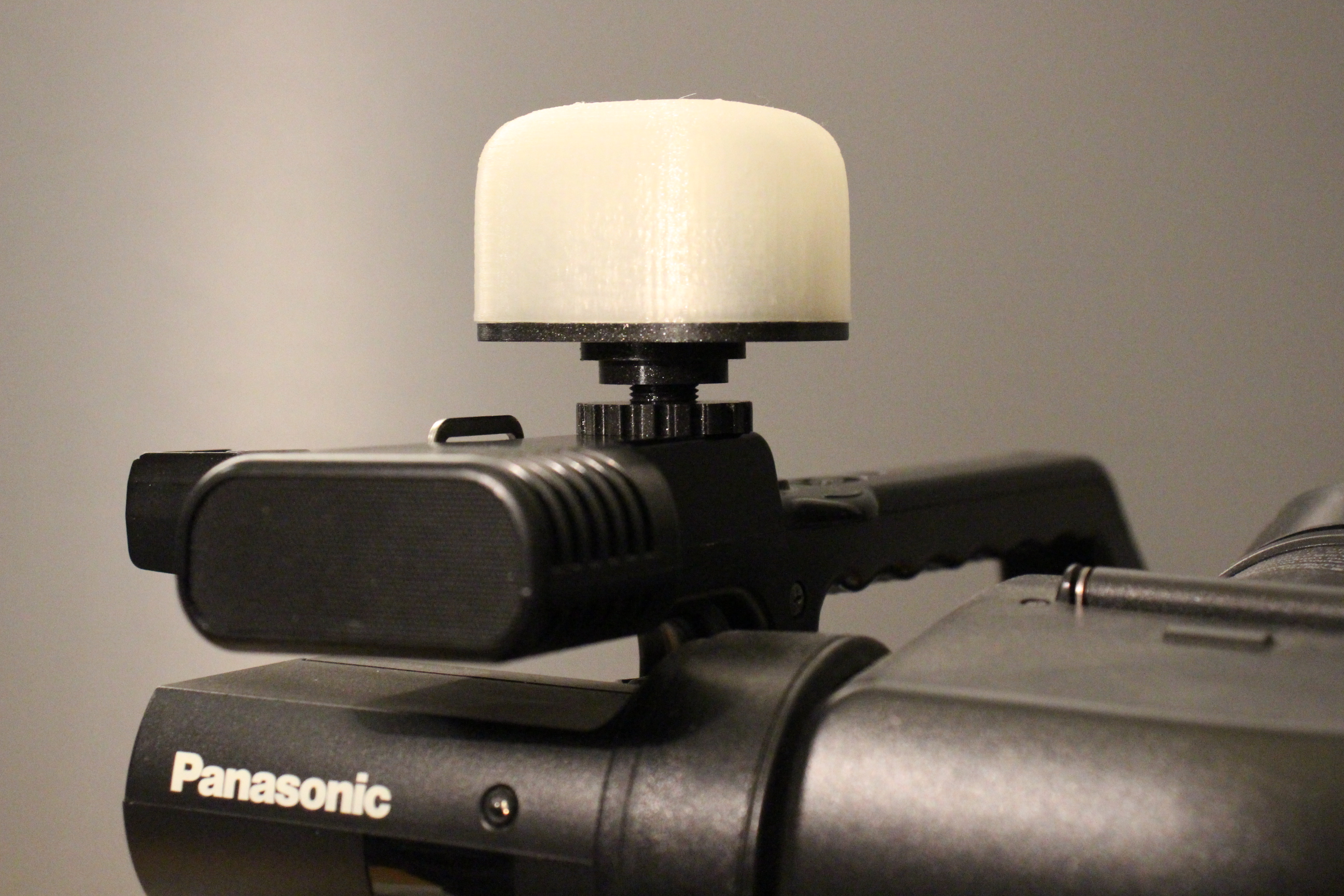 Hot shoe plate with screw by uxomm Download free STL model