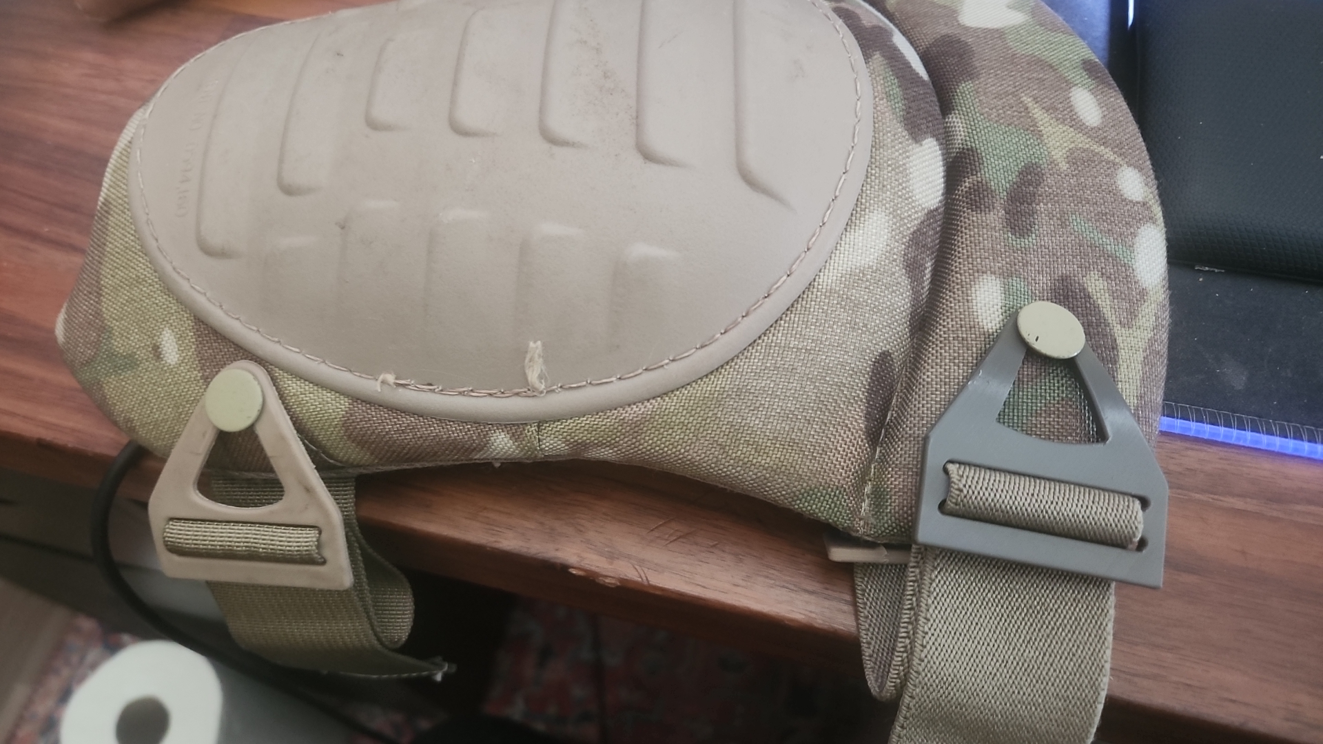 Tactical Knee-pad retention clip
