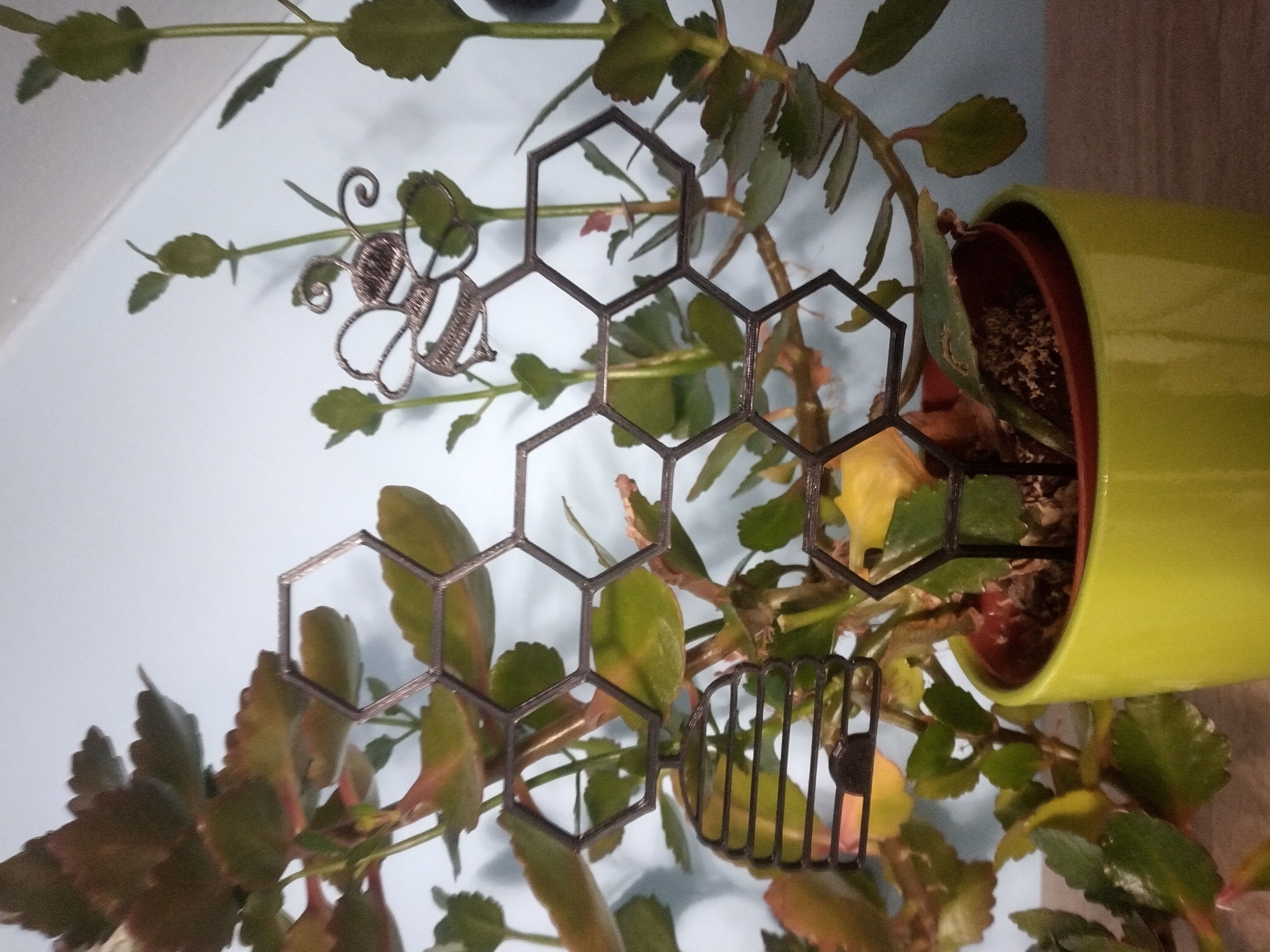 Plant support with Bee pattern